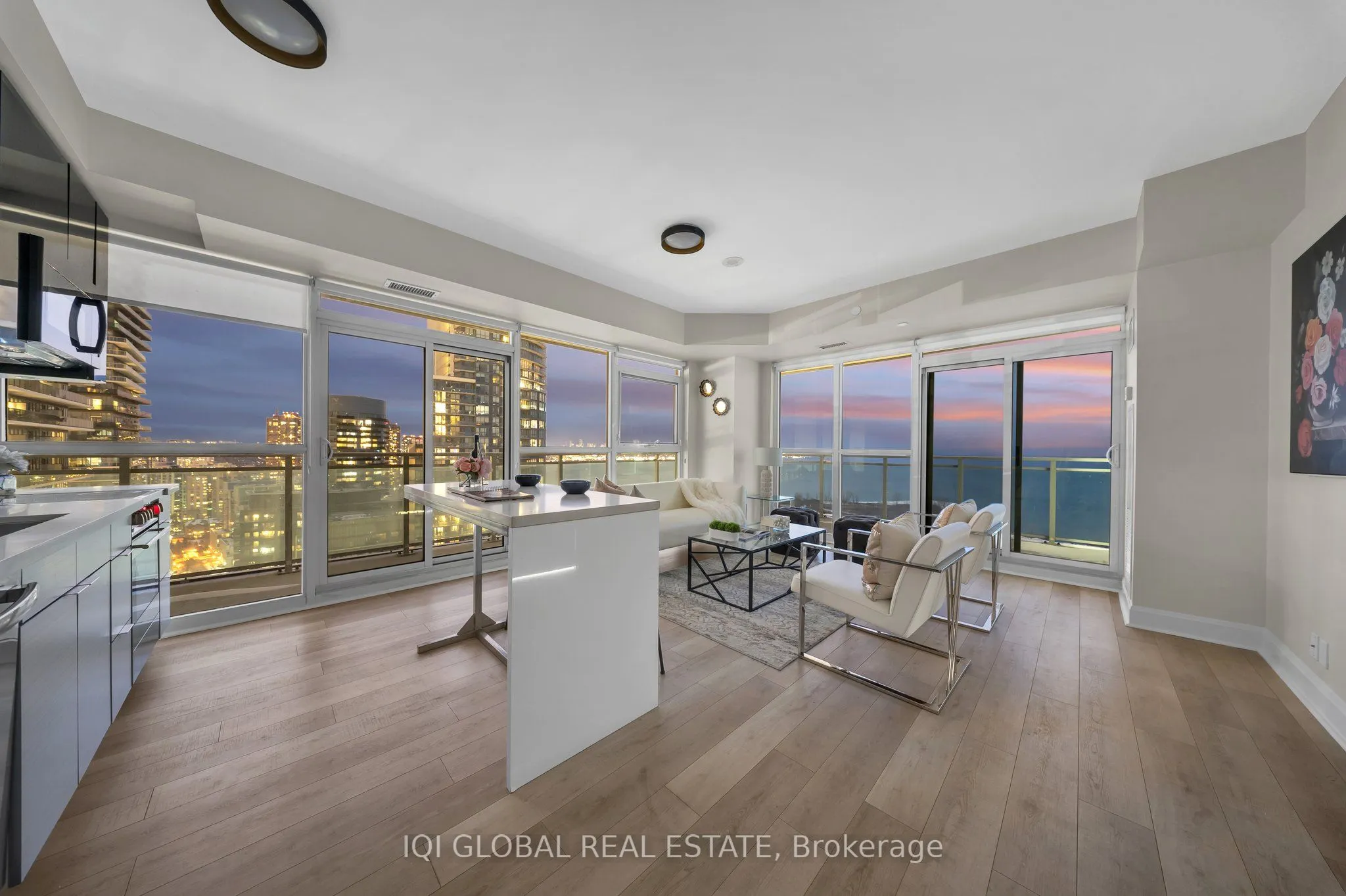 33 Shore Breeze Drive, #2509