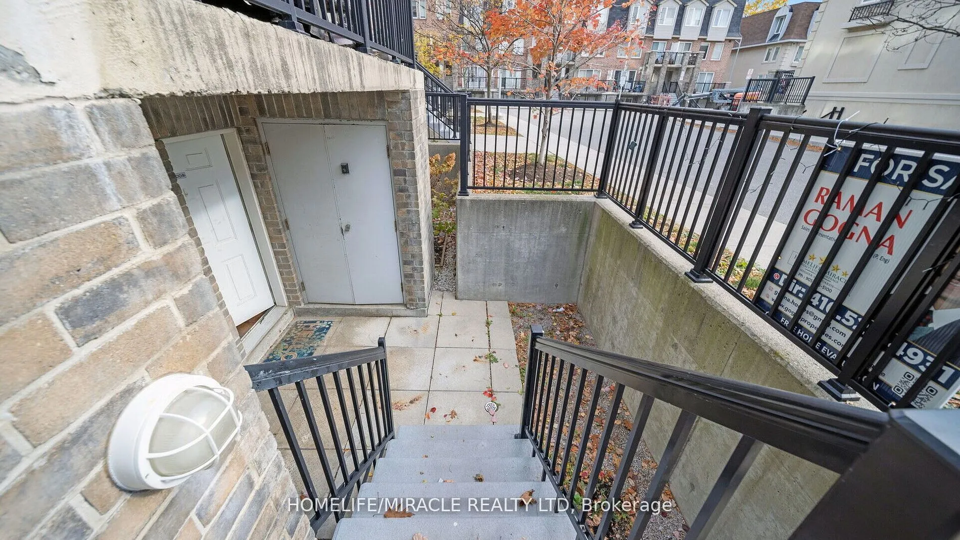 125 George Appleton Way, #1004