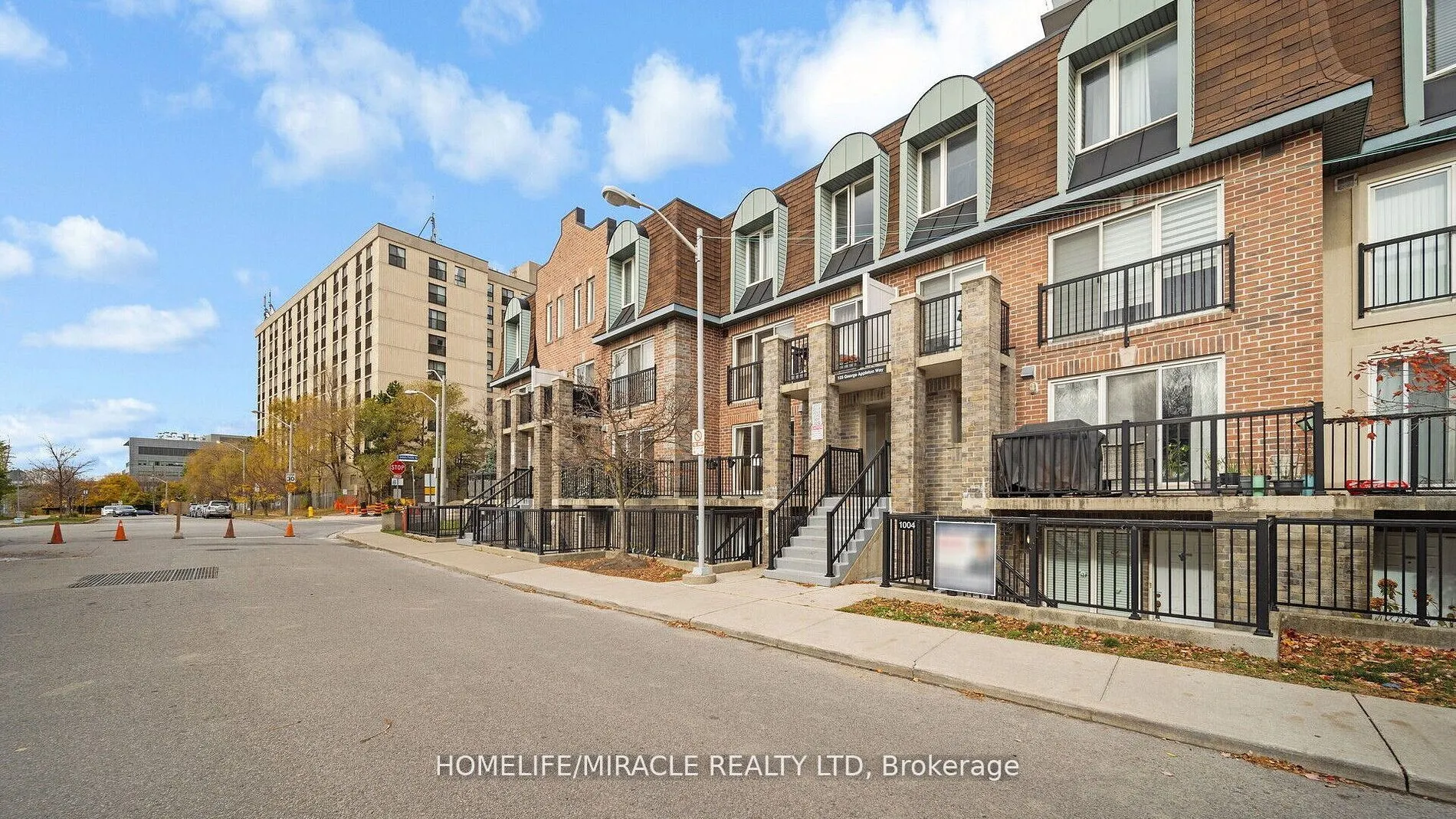 125 George Appleton Way, #1004