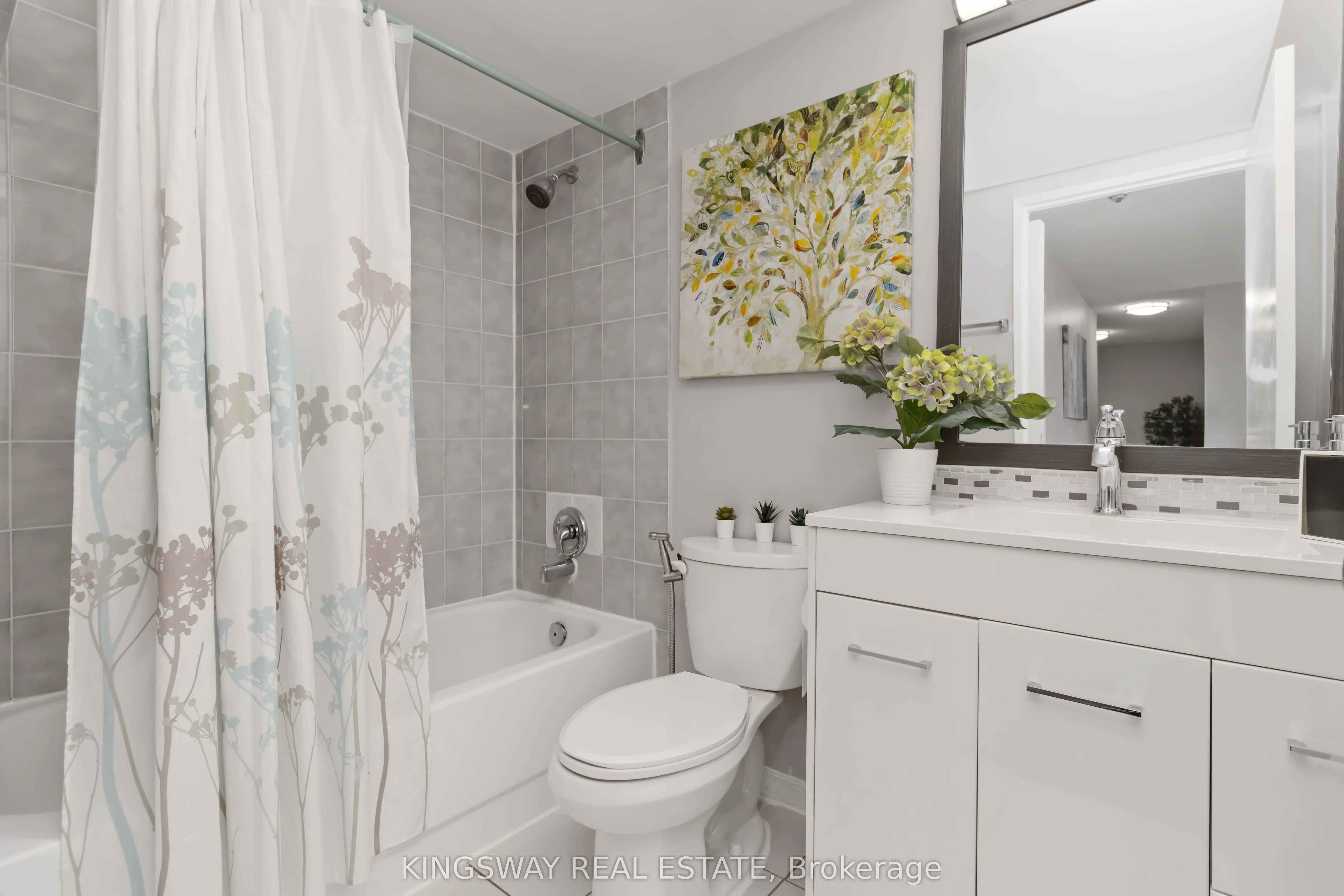 145 Hillcrest Avenue, #2207