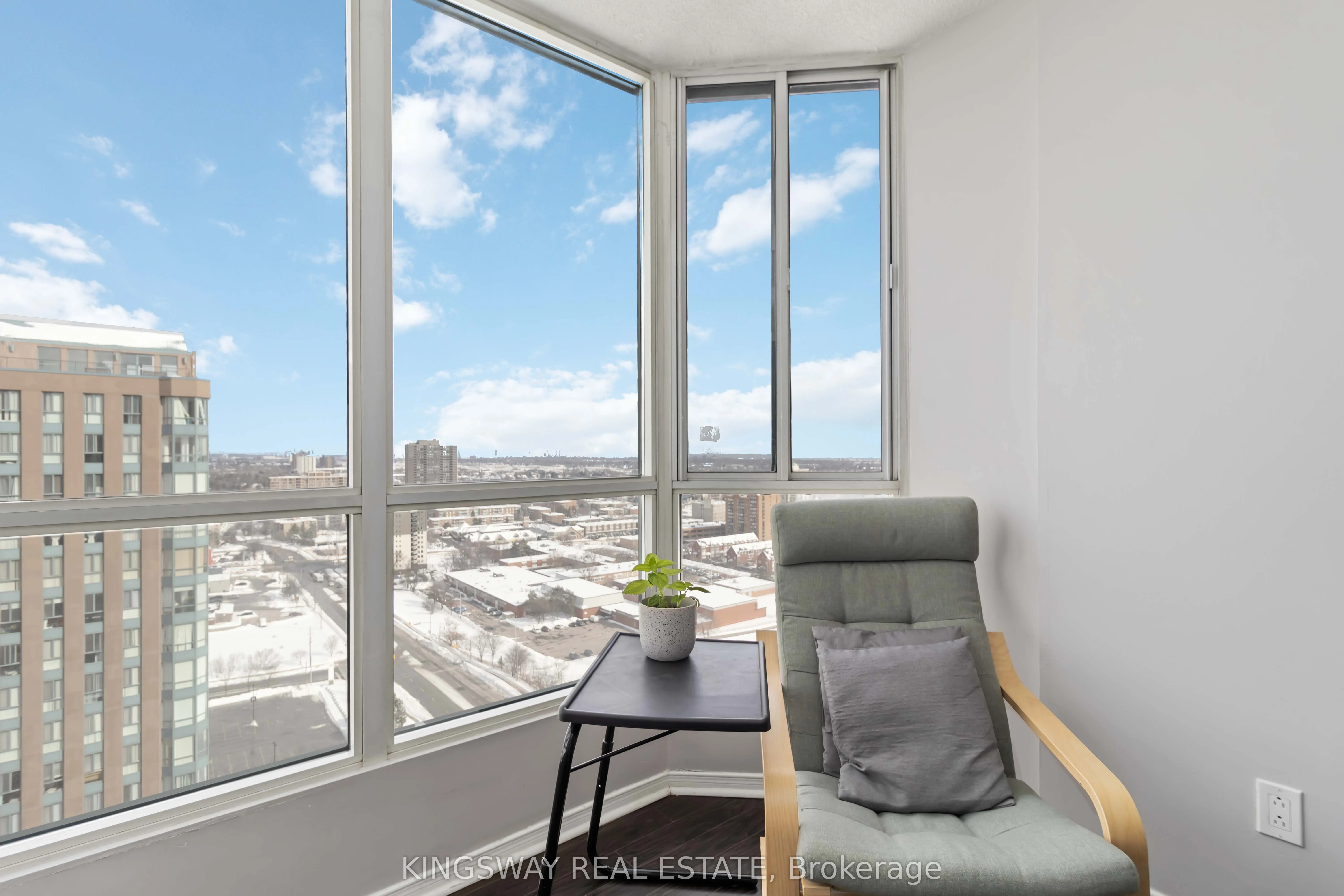 145 Hillcrest Avenue, #2207