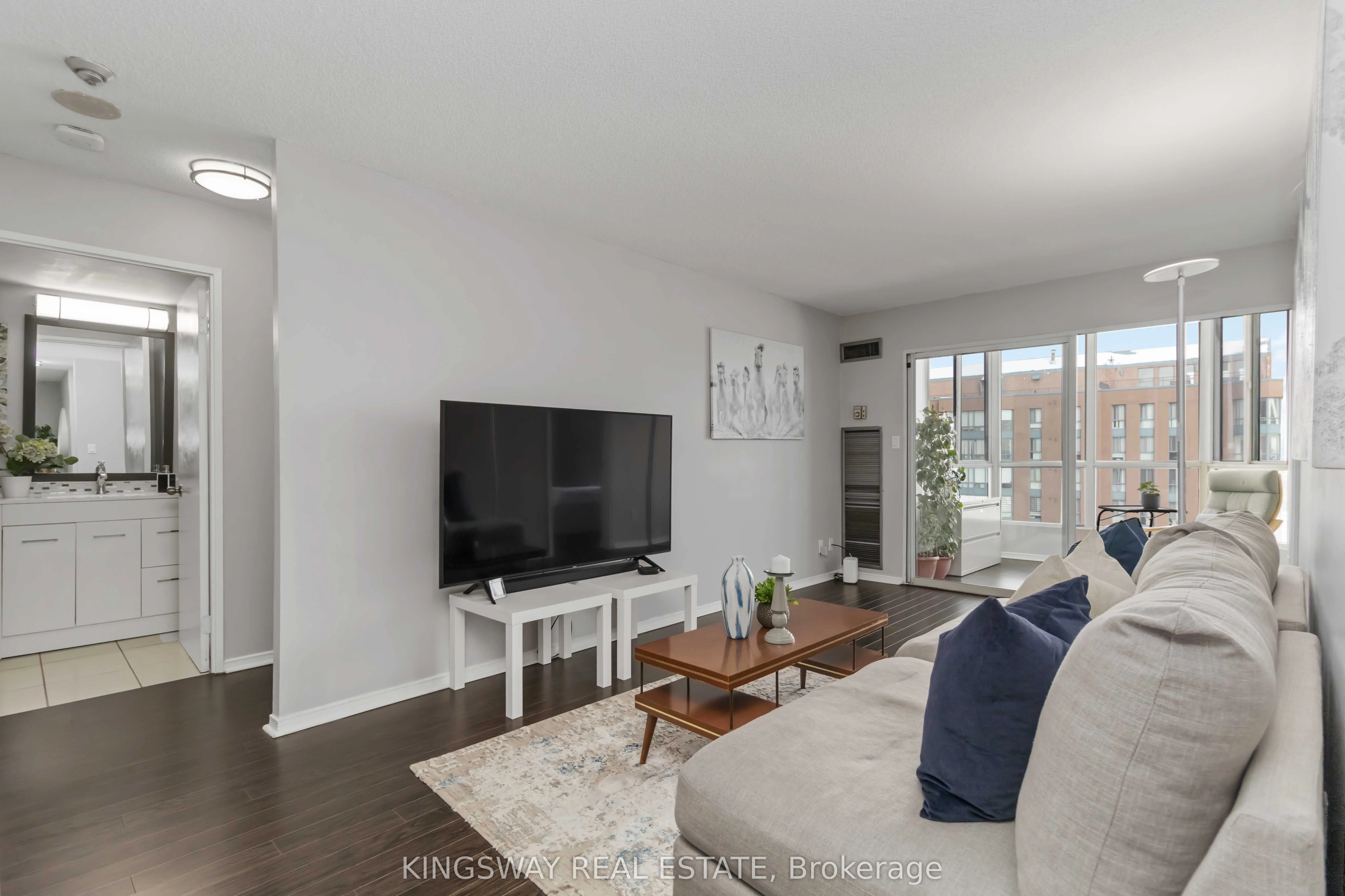 145 Hillcrest Avenue, #2207
