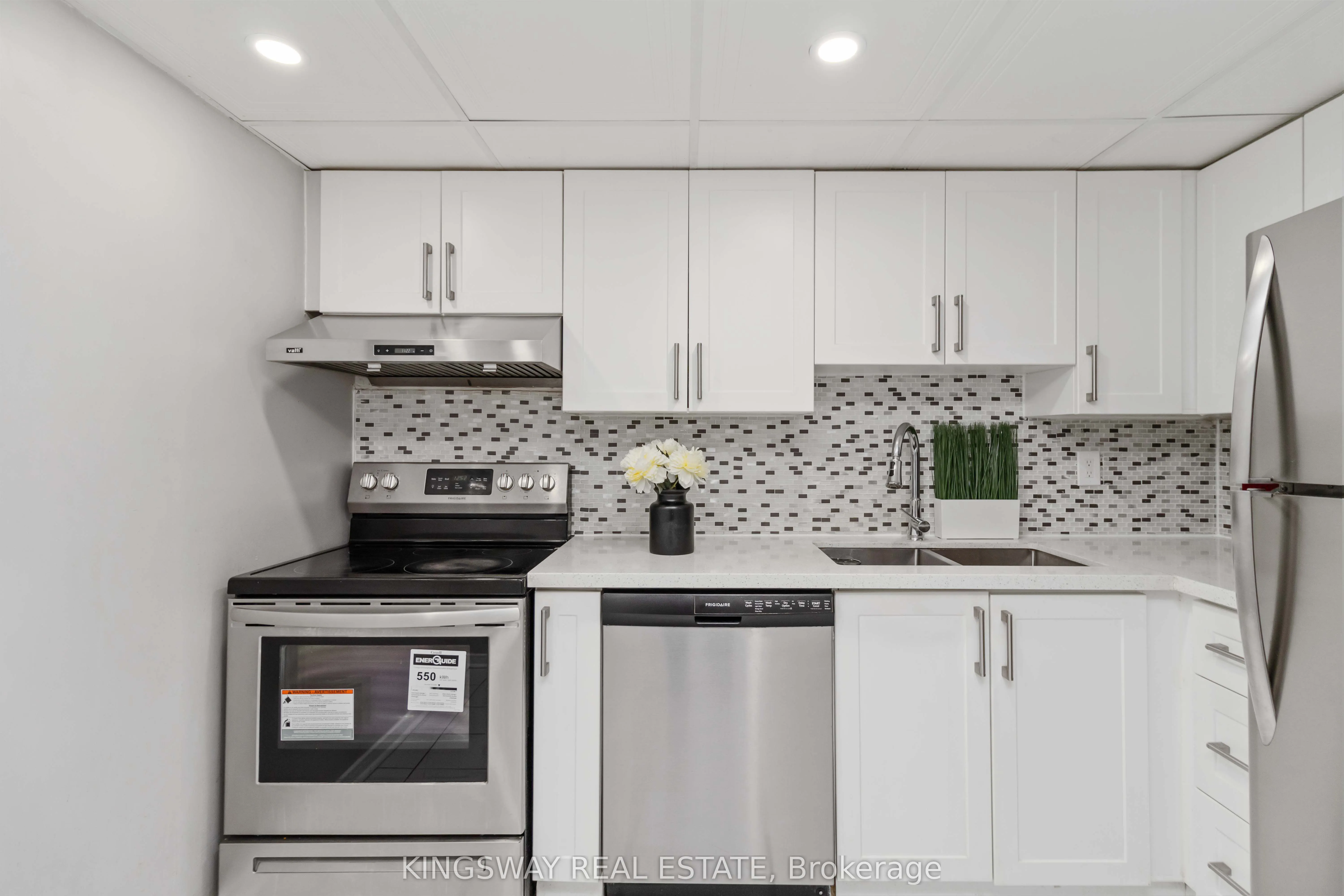 145 Hillcrest Avenue, #2207