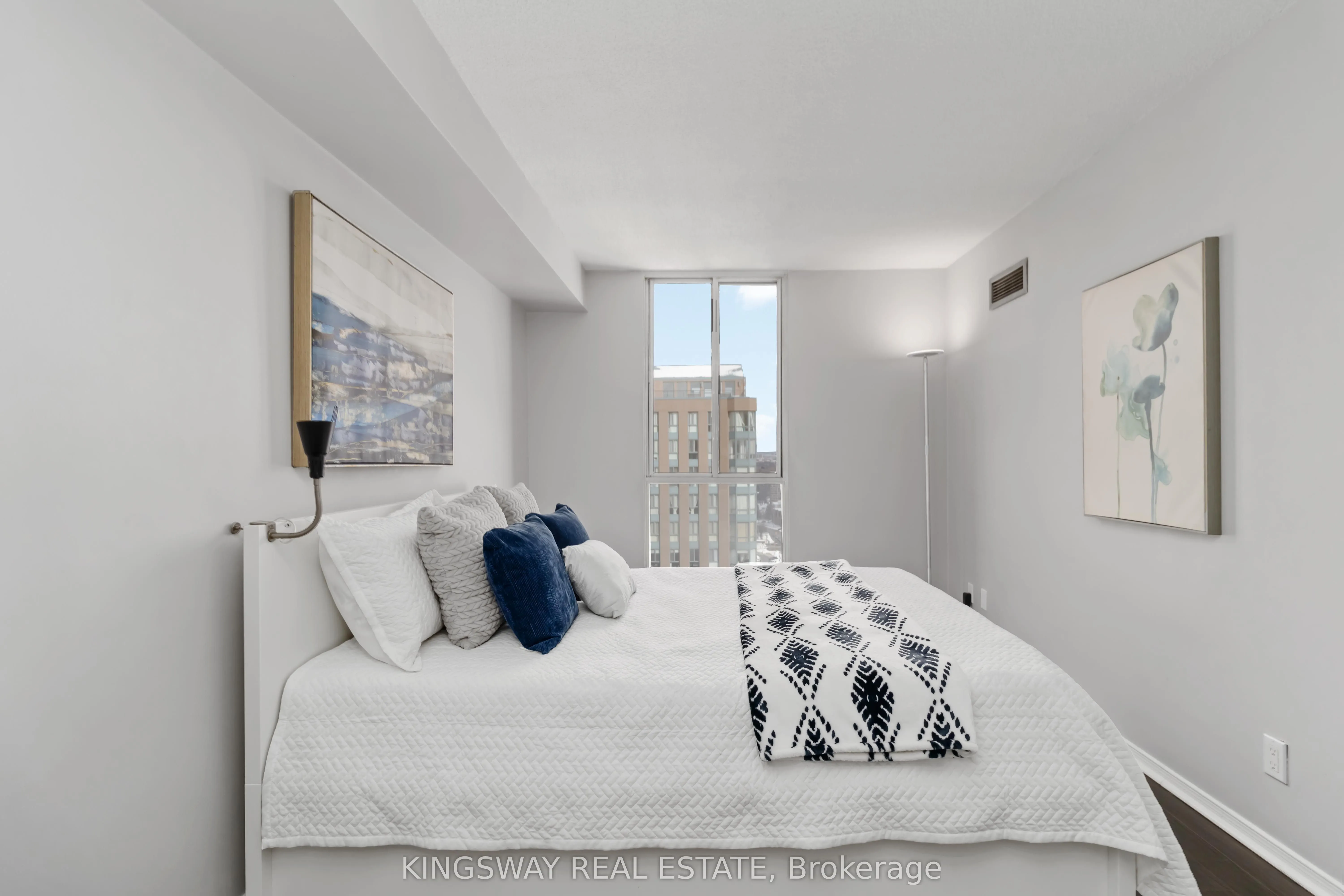 145 Hillcrest Avenue, #2207