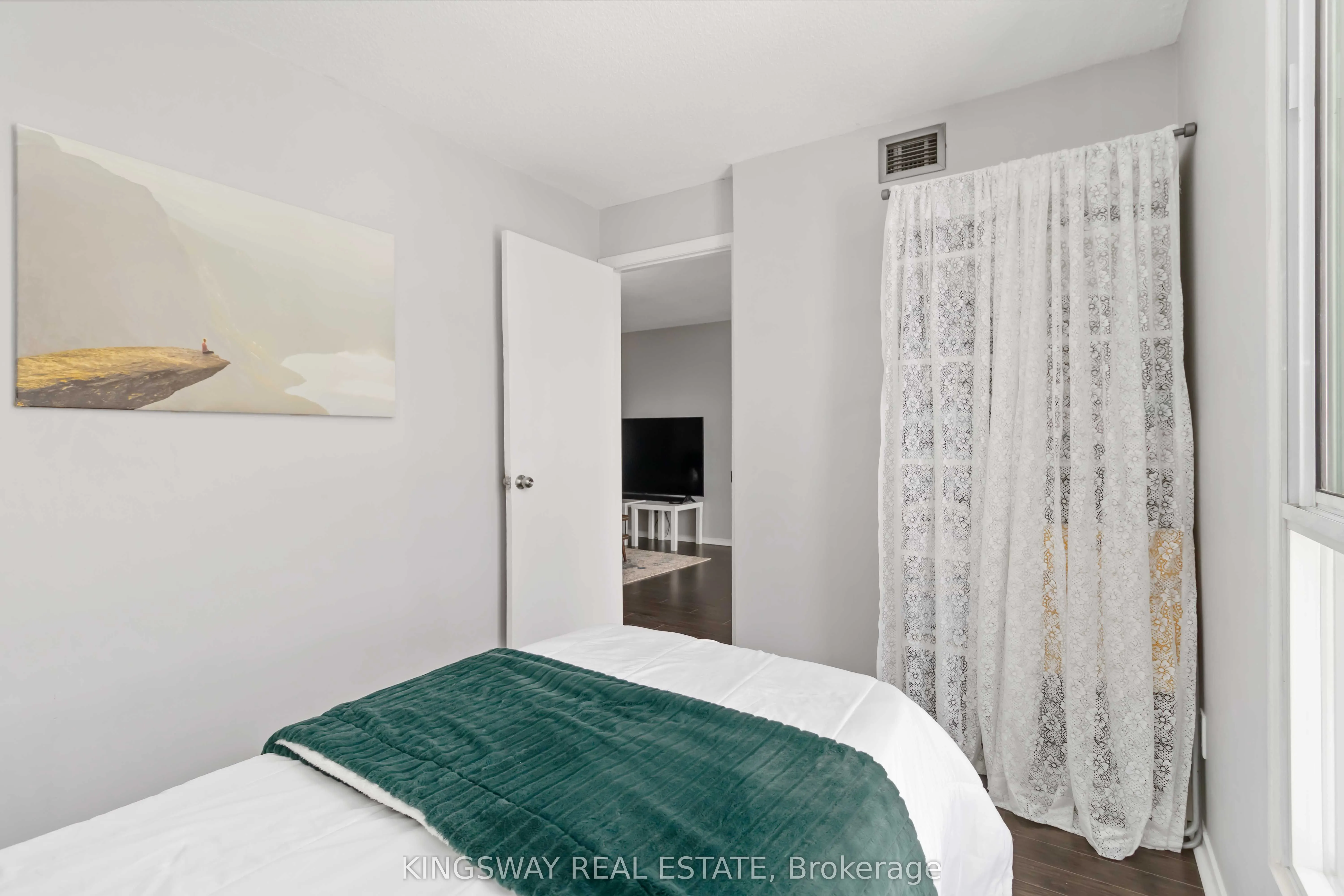 145 Hillcrest Avenue, #2207