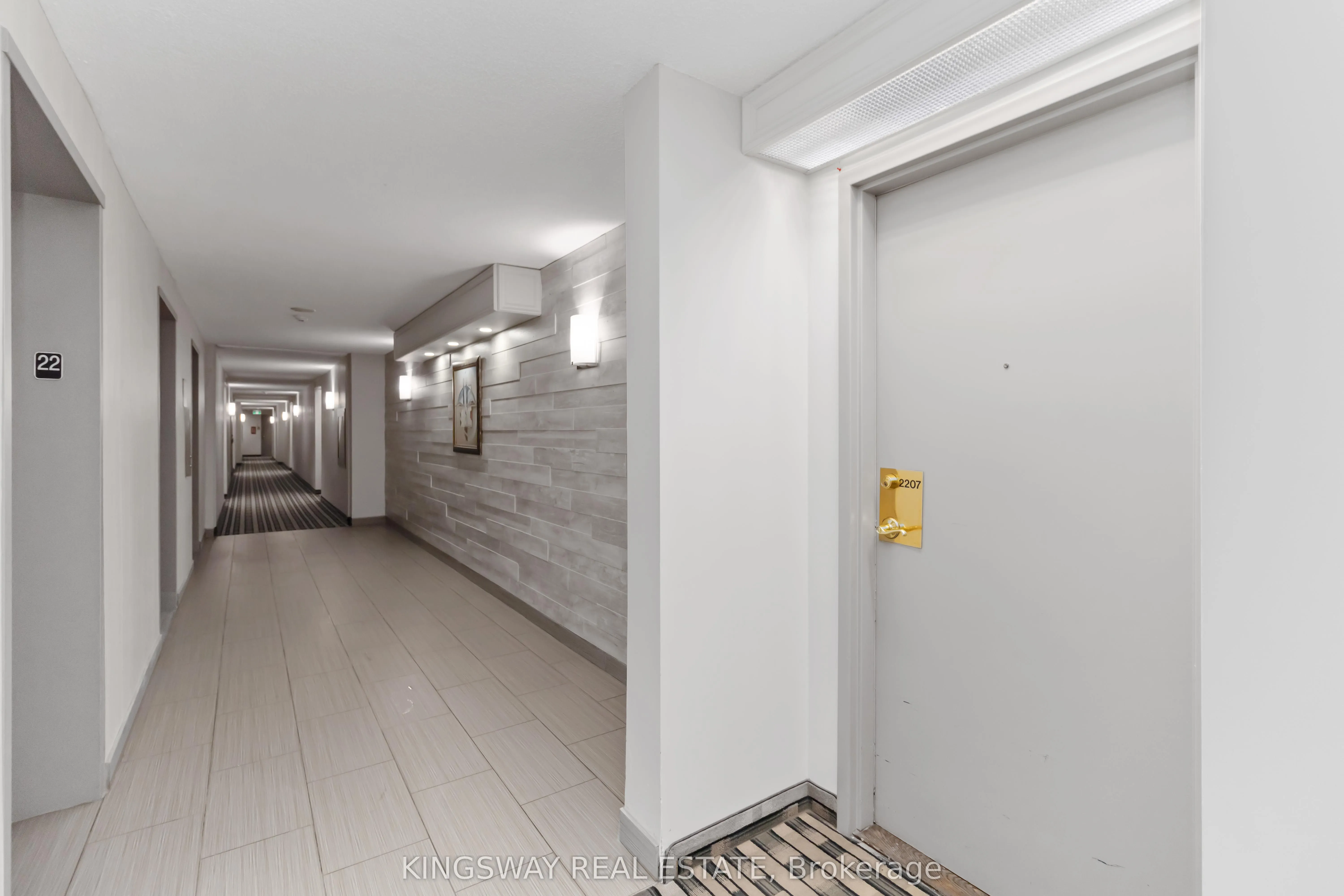 145 Hillcrest Avenue, #2207
