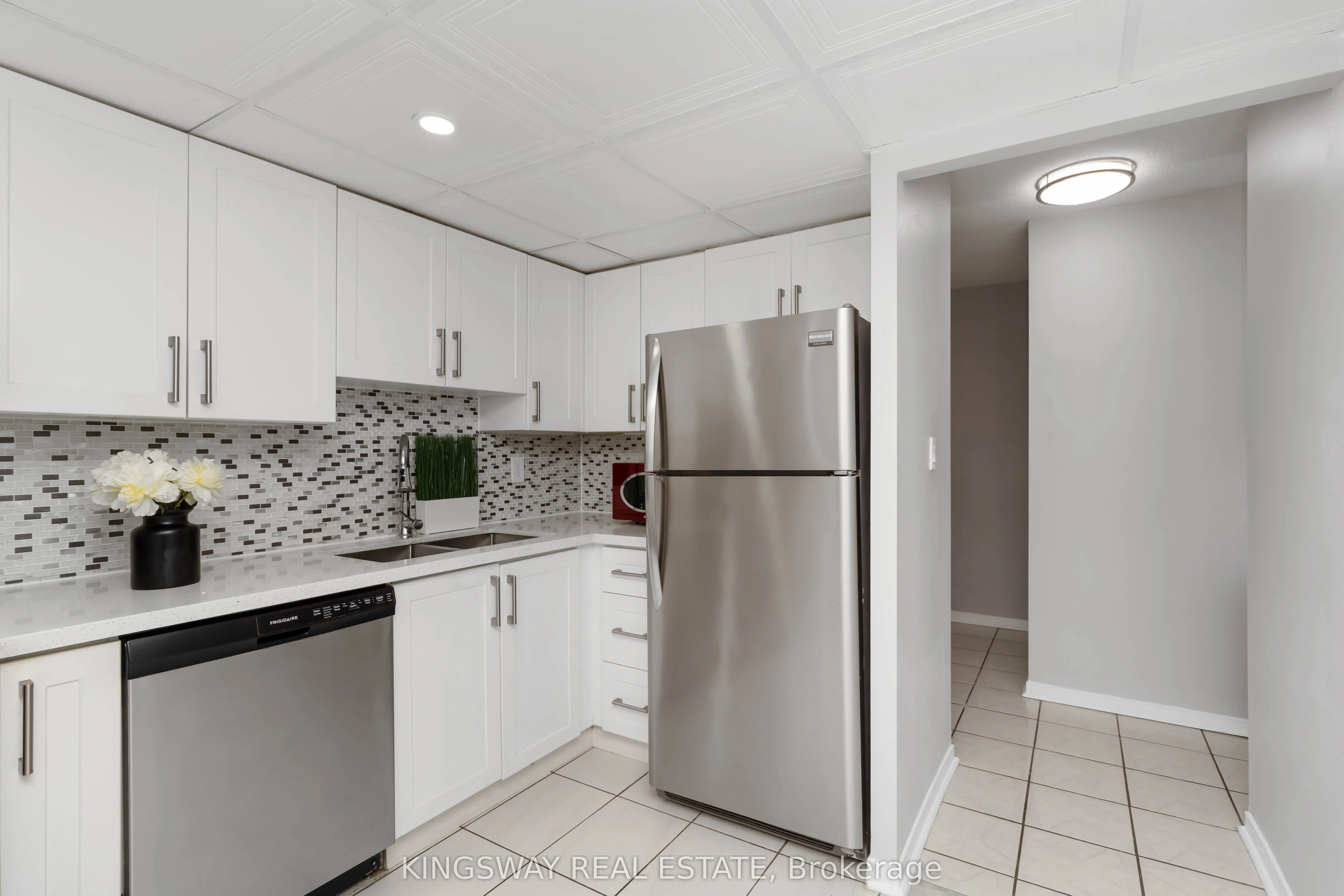 145 Hillcrest Avenue, #2207