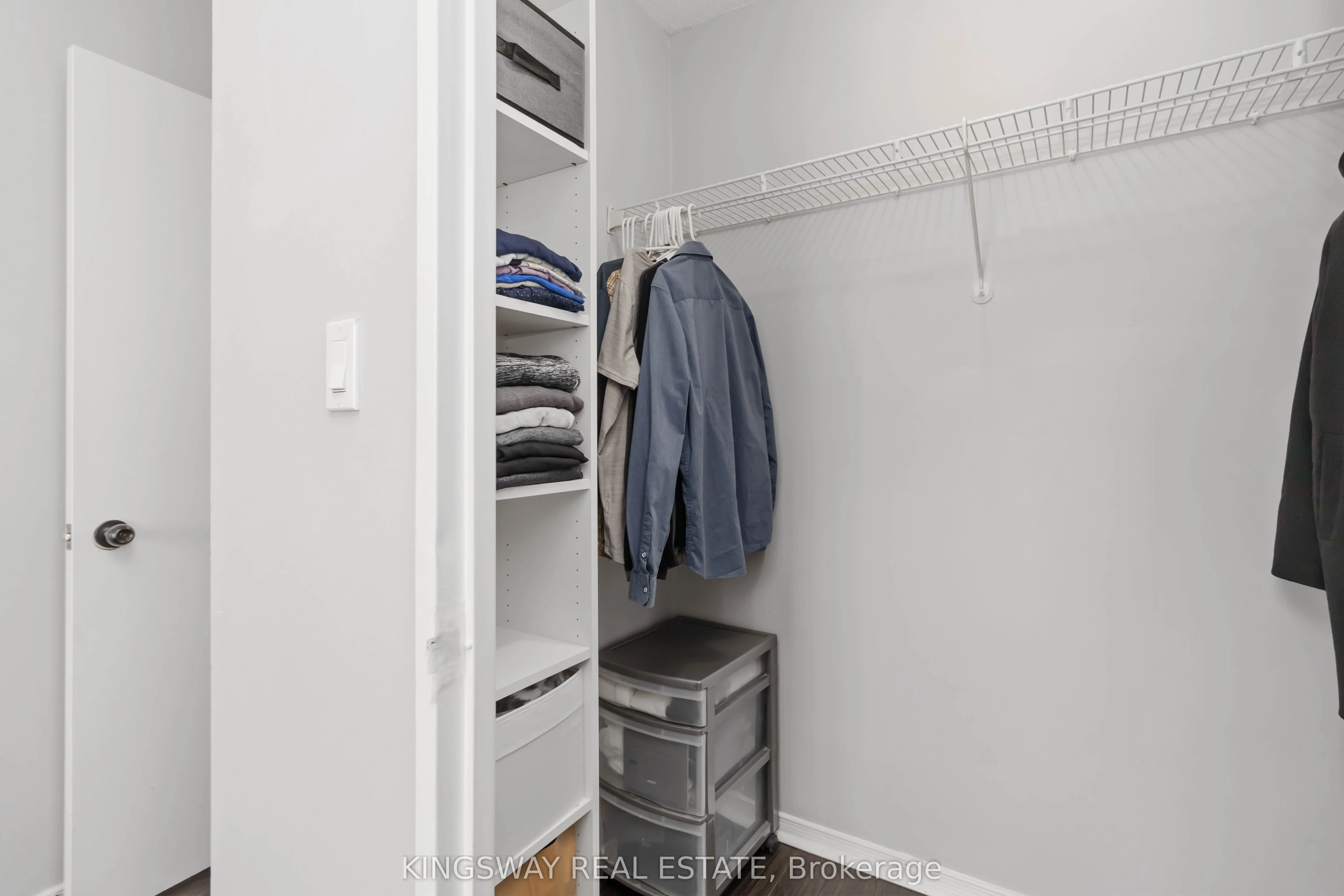 145 Hillcrest Avenue, #2207