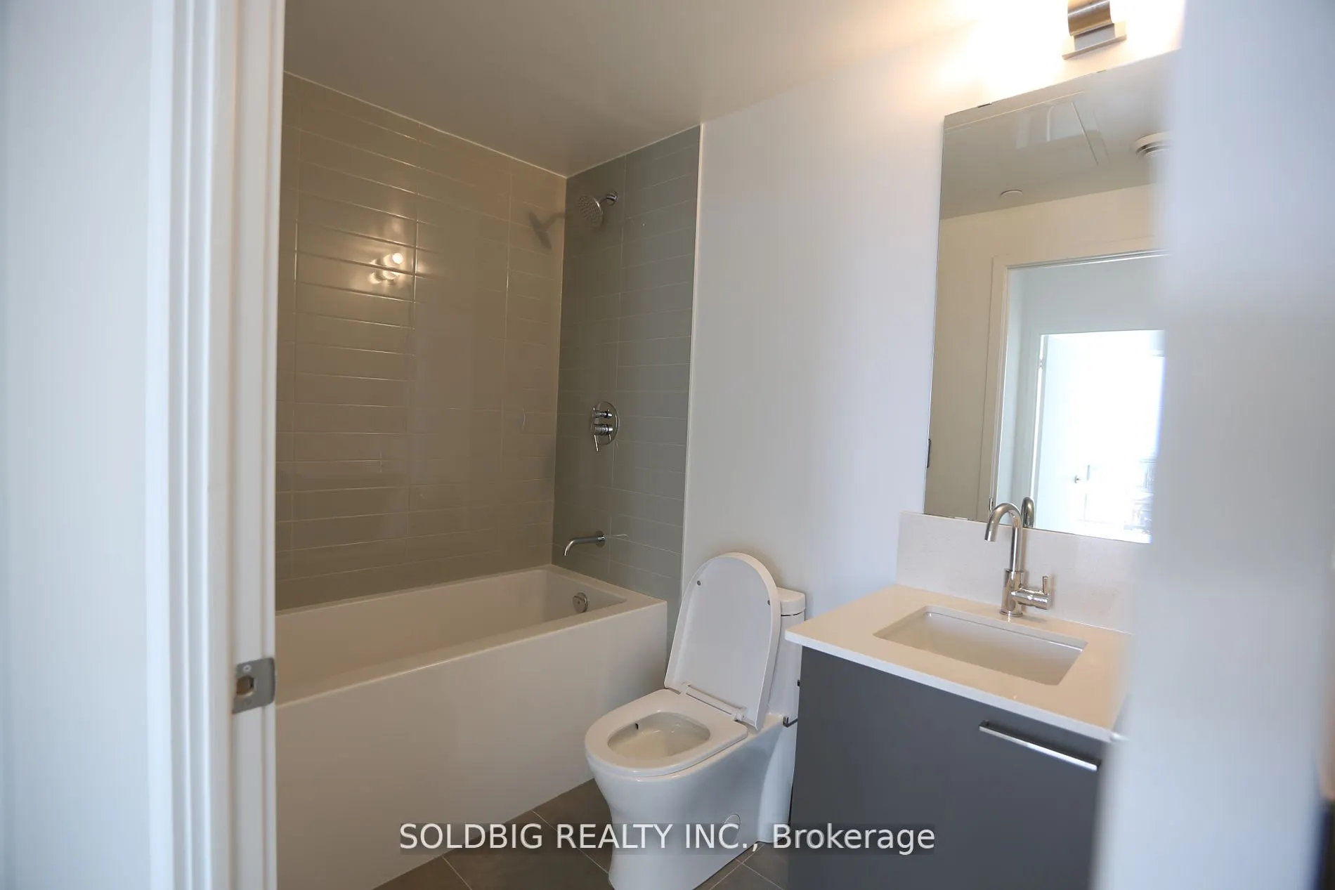 3005 pine glen Road, #712