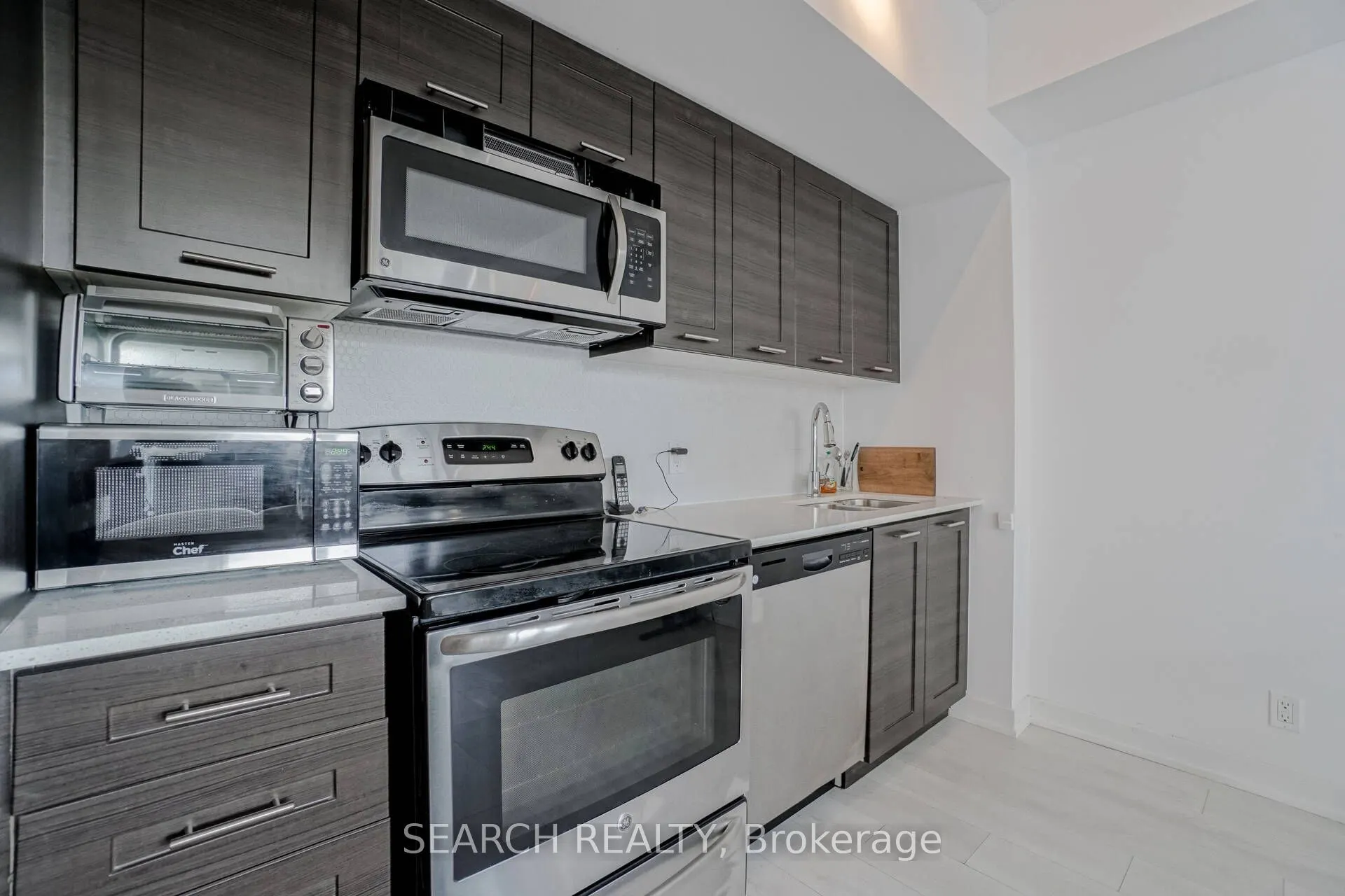 2212 Lakeshore Boulevard W, #316