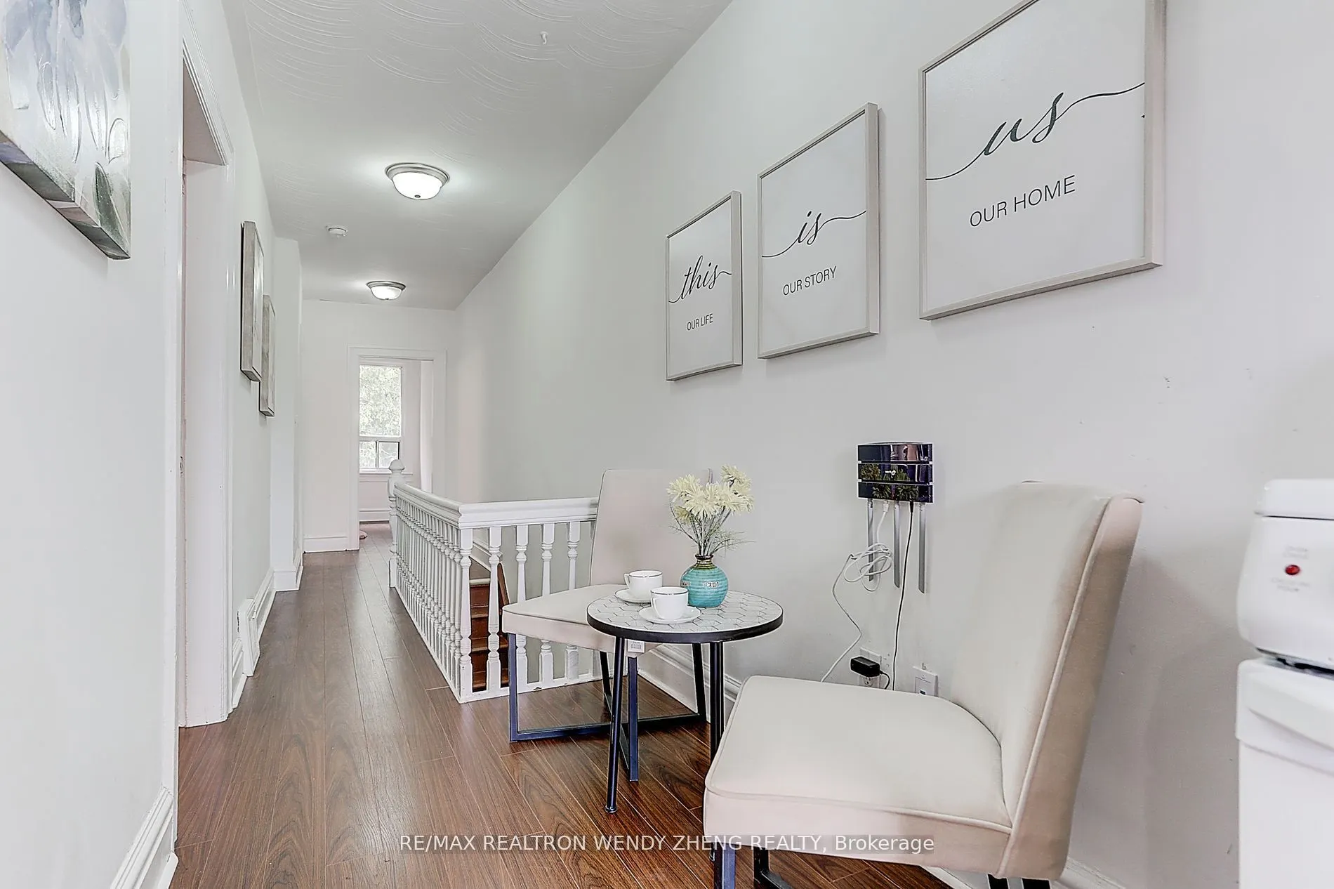 2179 Dundas Street W