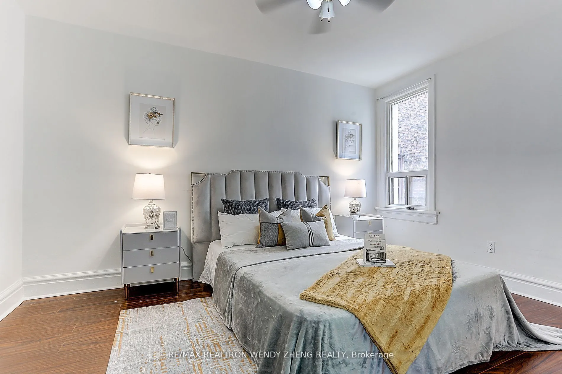 2179 Dundas Street W