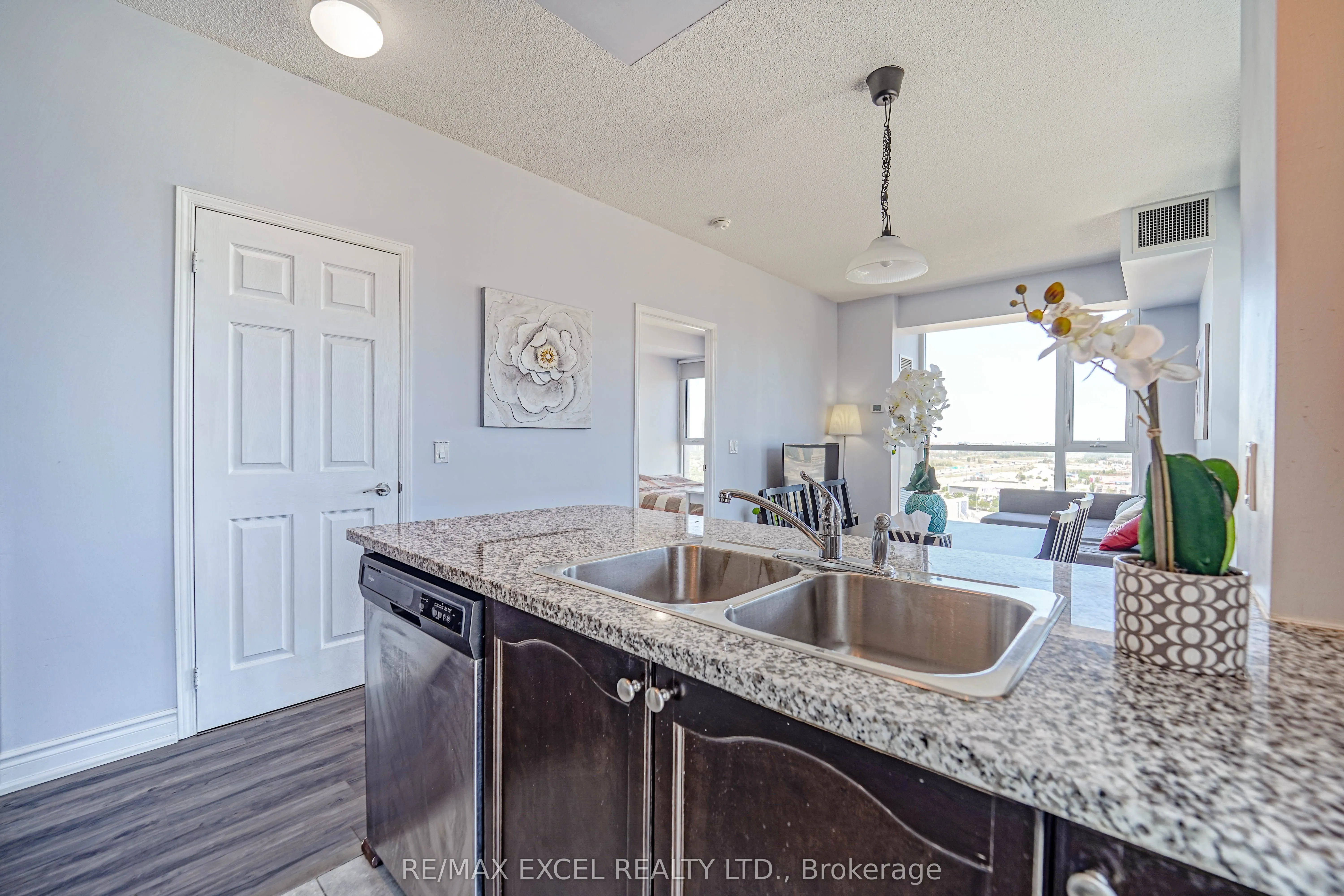 339 Rathburn Road W, #1905