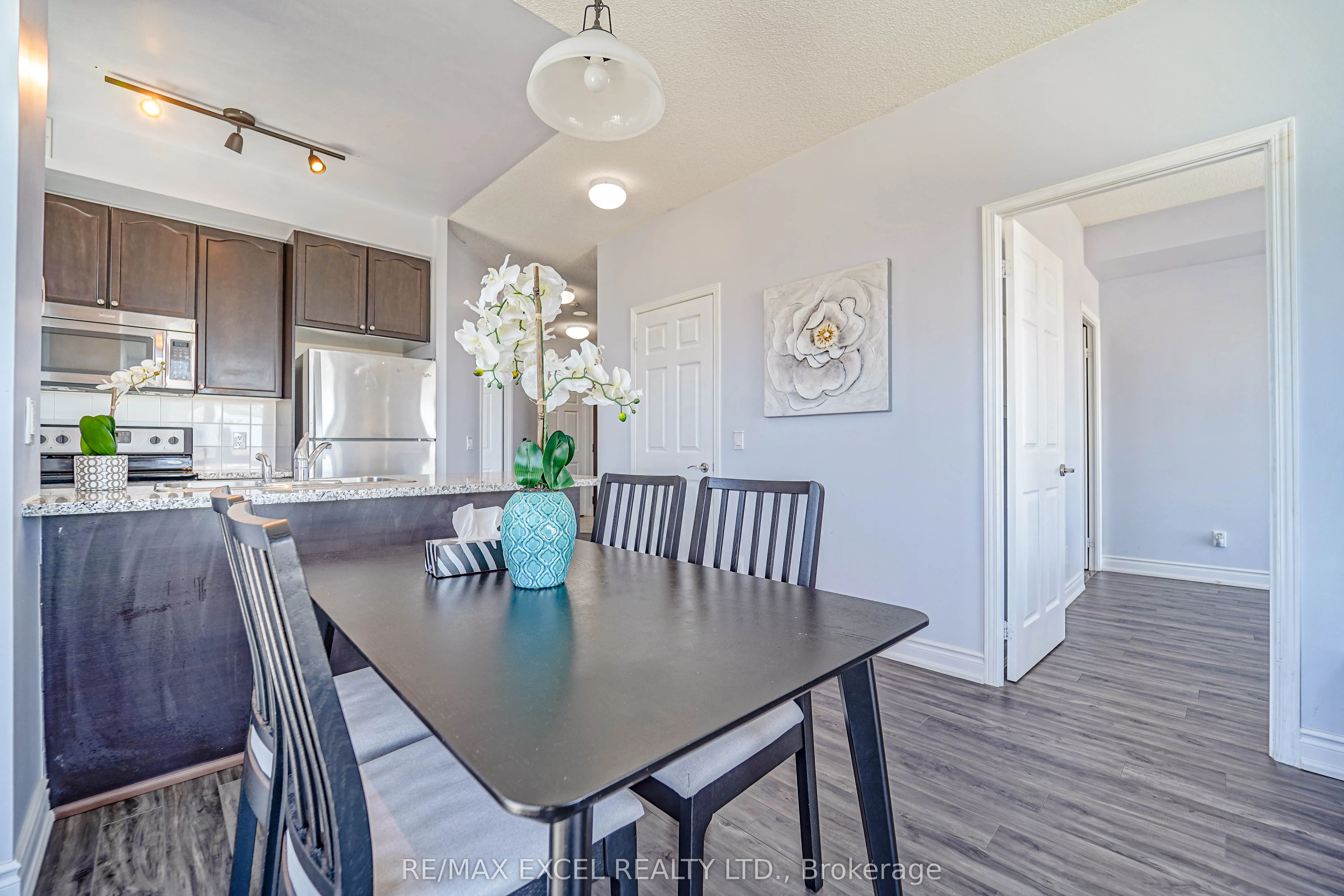 339 Rathburn Road W, #1905