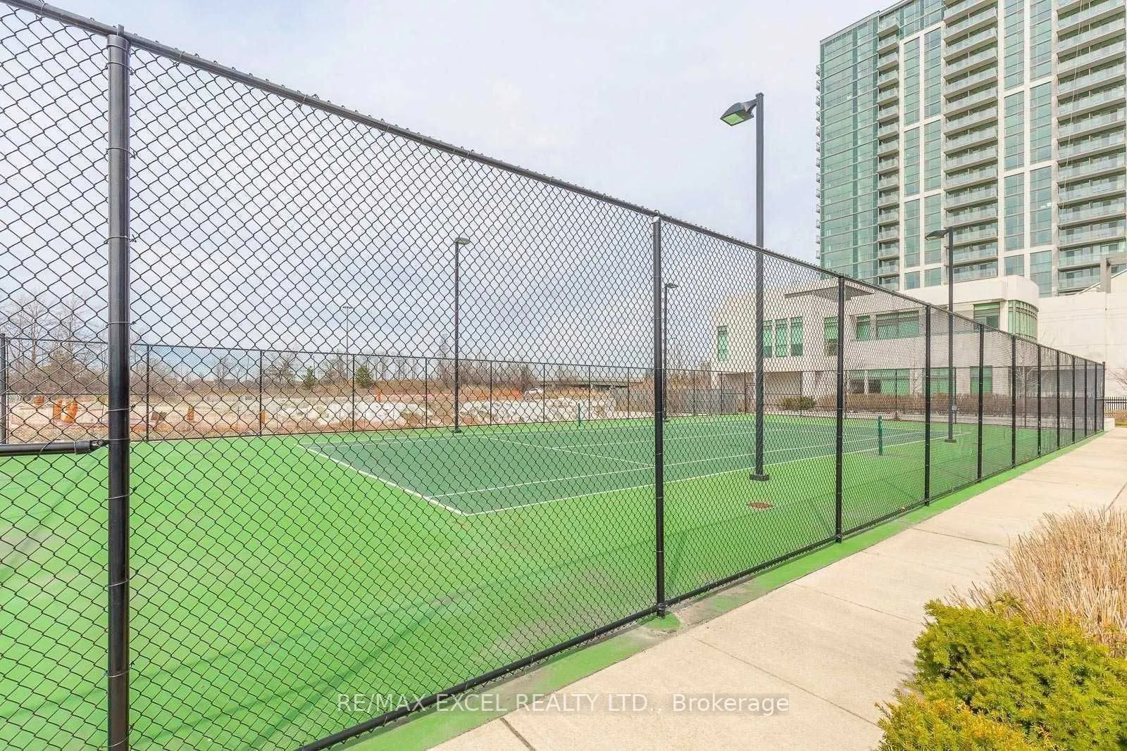 339 Rathburn Road W, #1905
