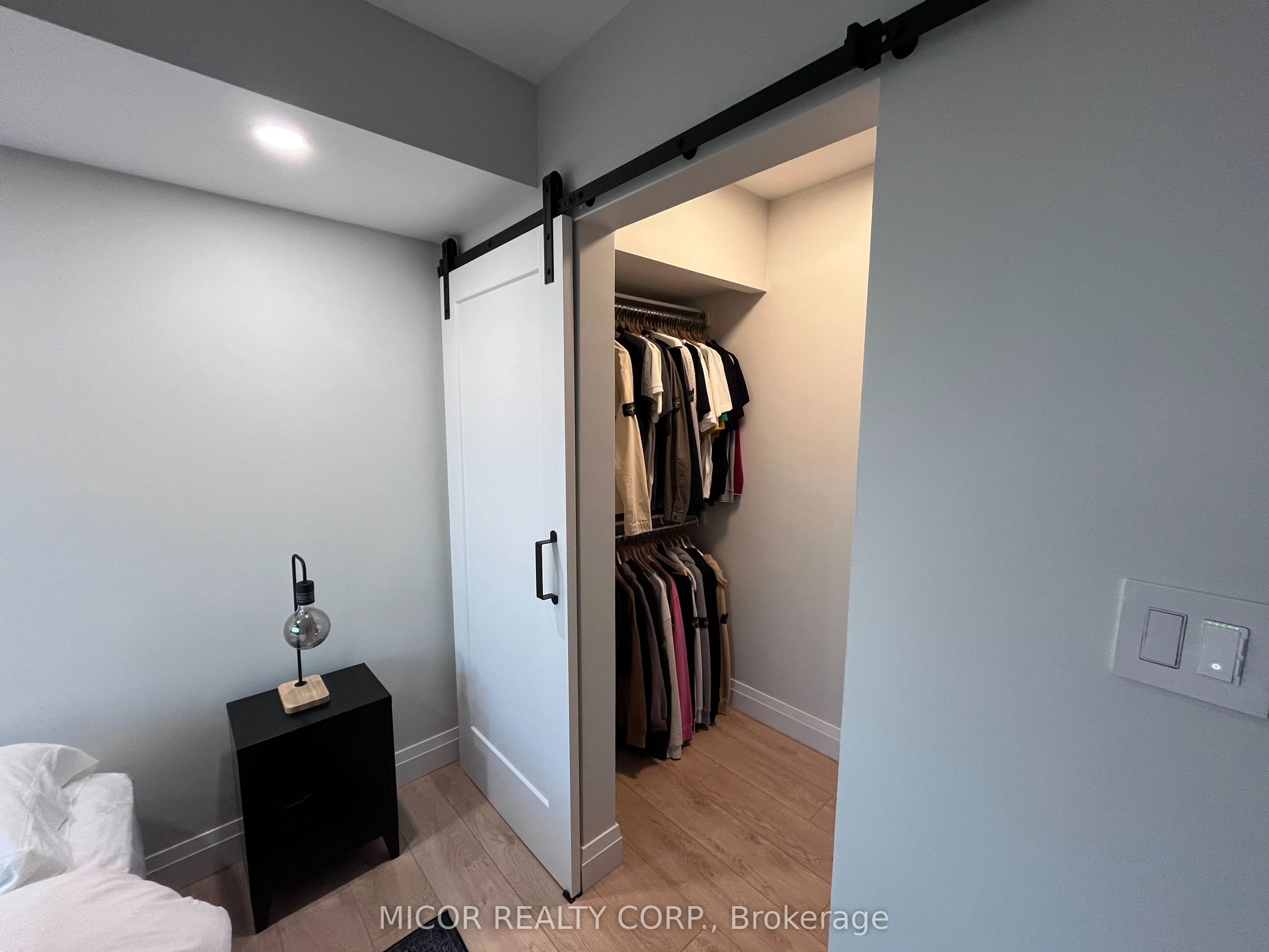 190 Manitoba Street, #1002