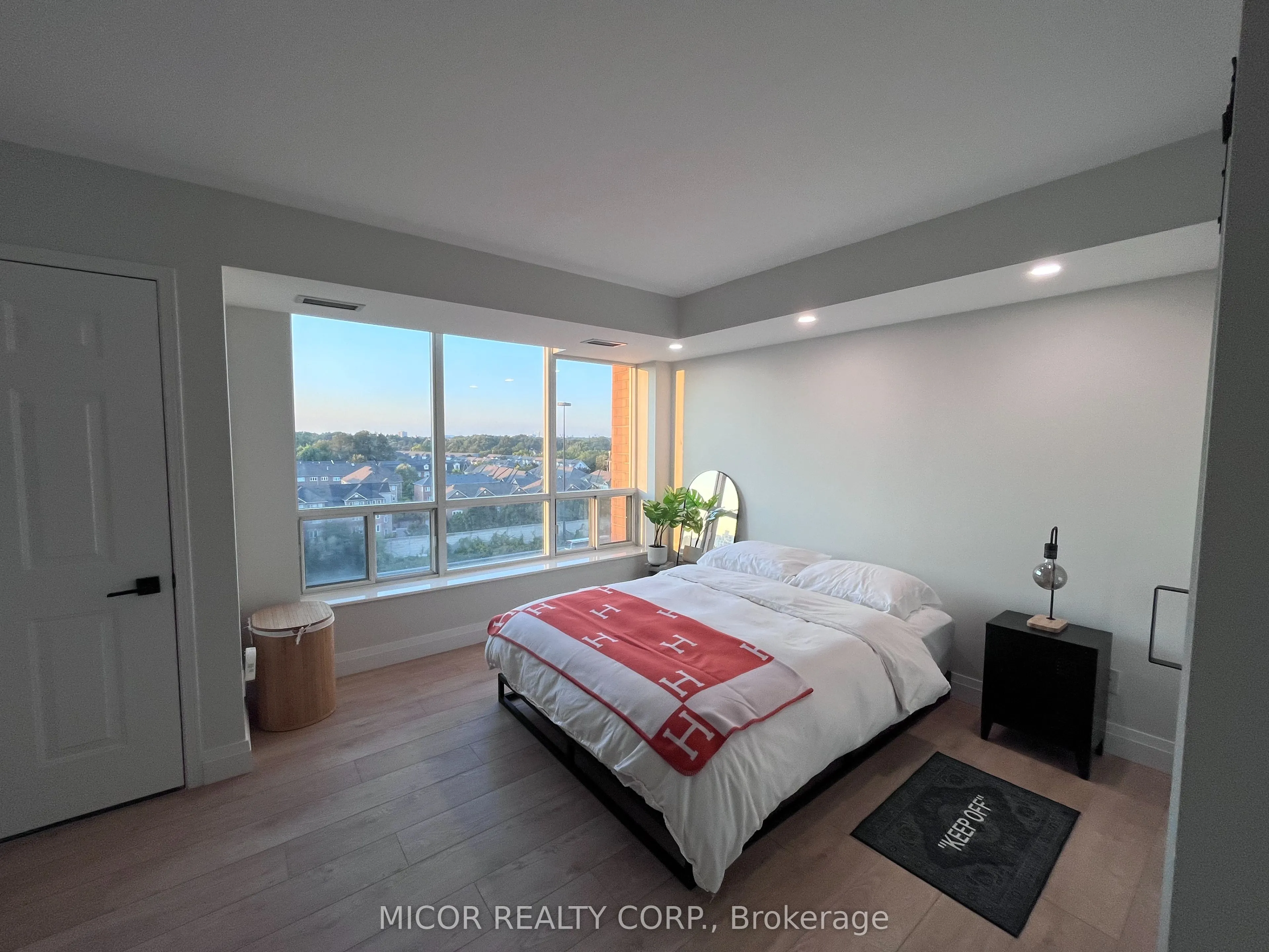 190 Manitoba Street, #1002