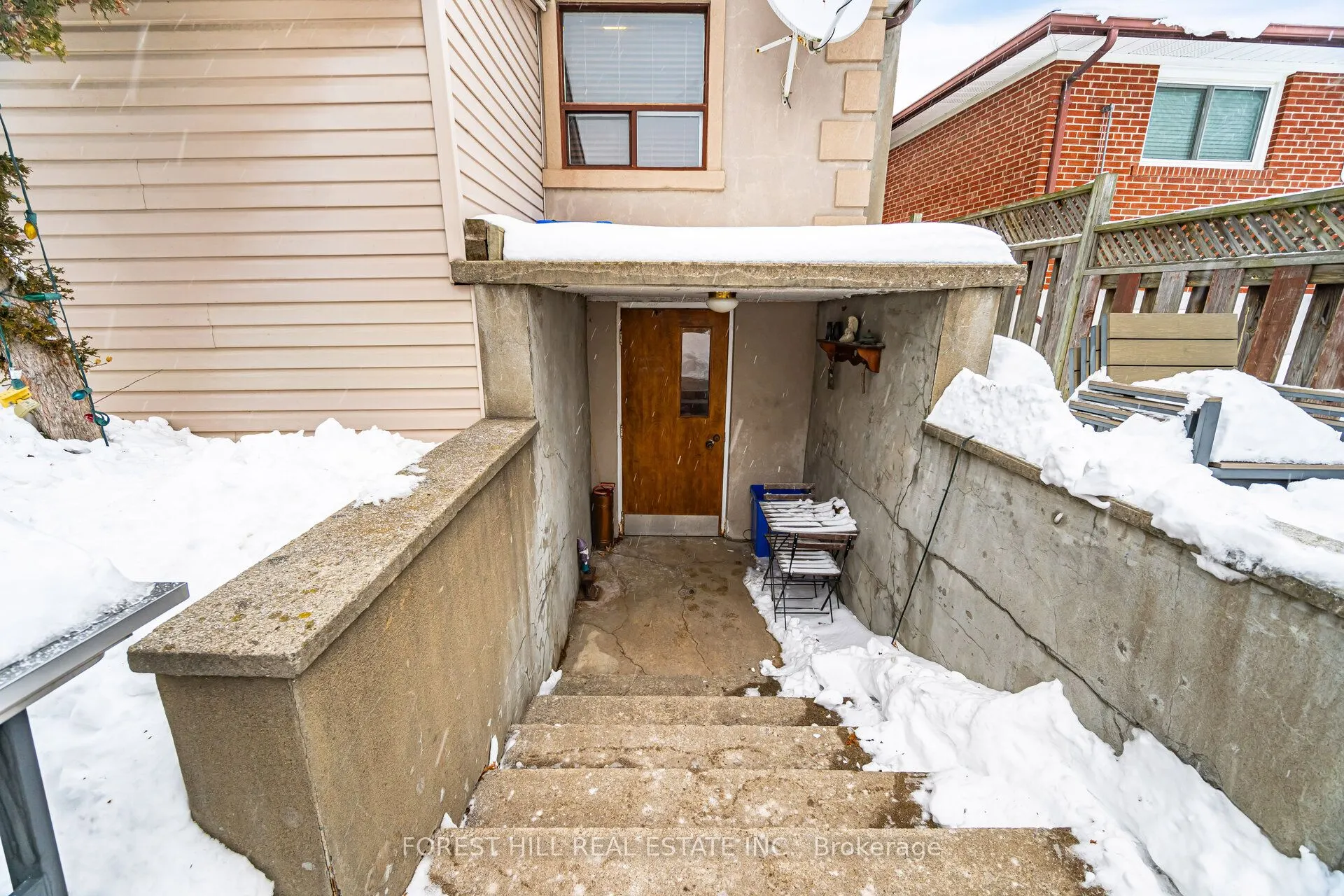 1162 Northmount Avenue