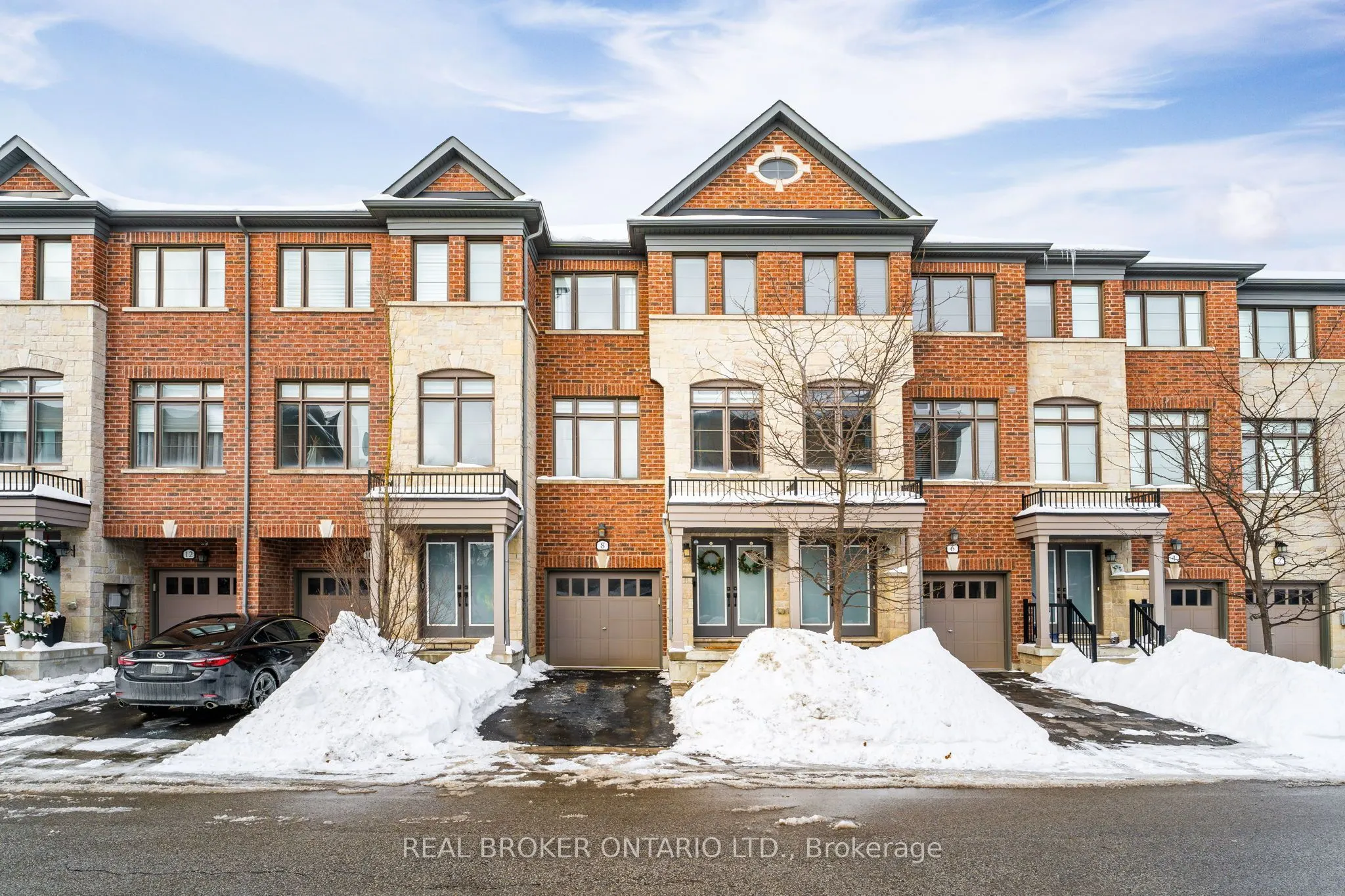 8 Whitehorn Lane