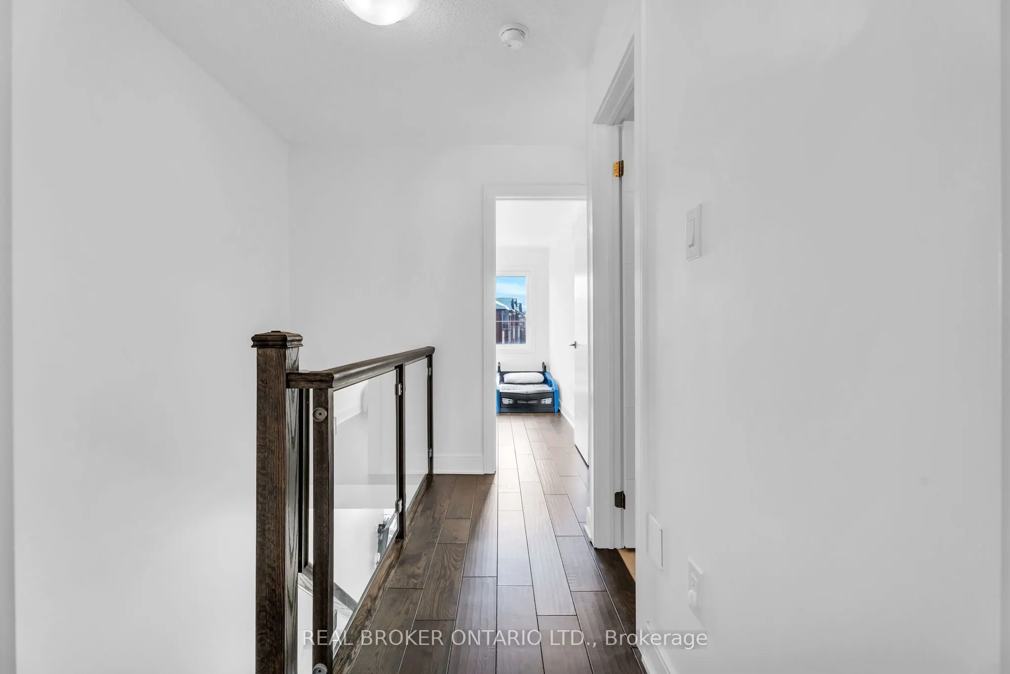 8 Whitehorn Lane