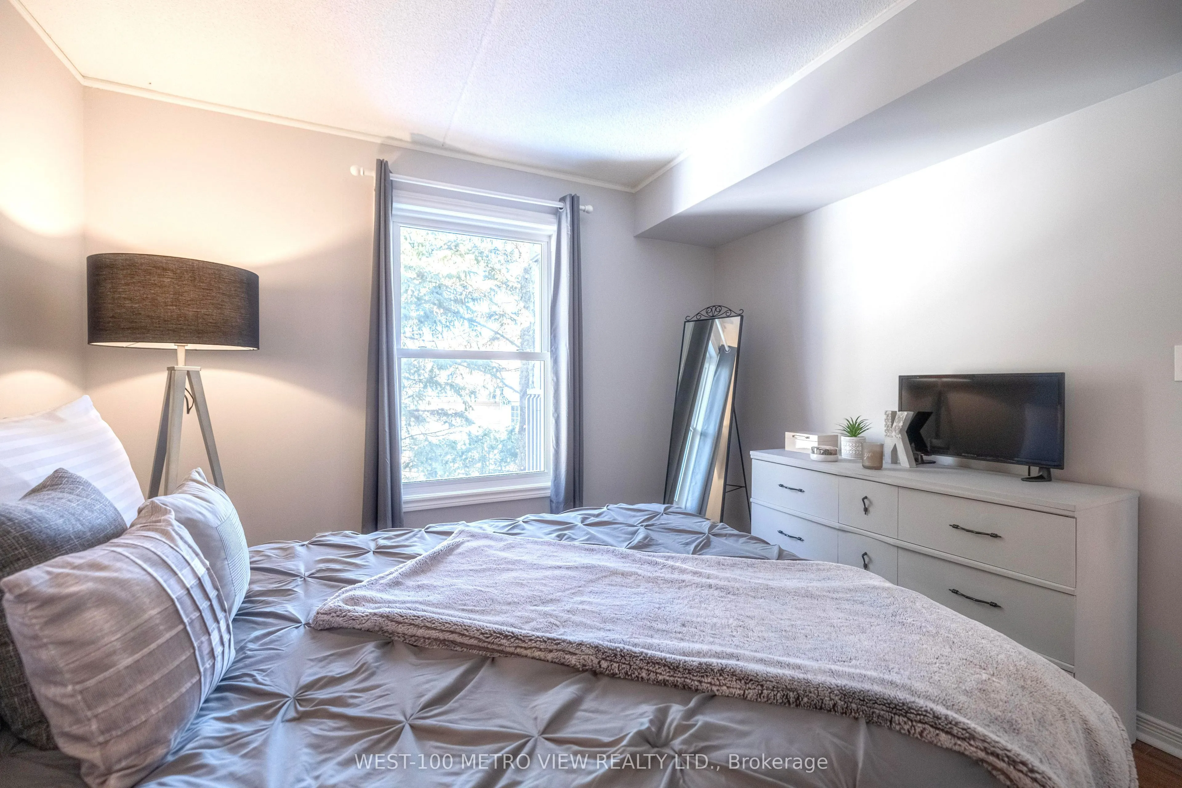 2040 Cleaver Avenue, #209