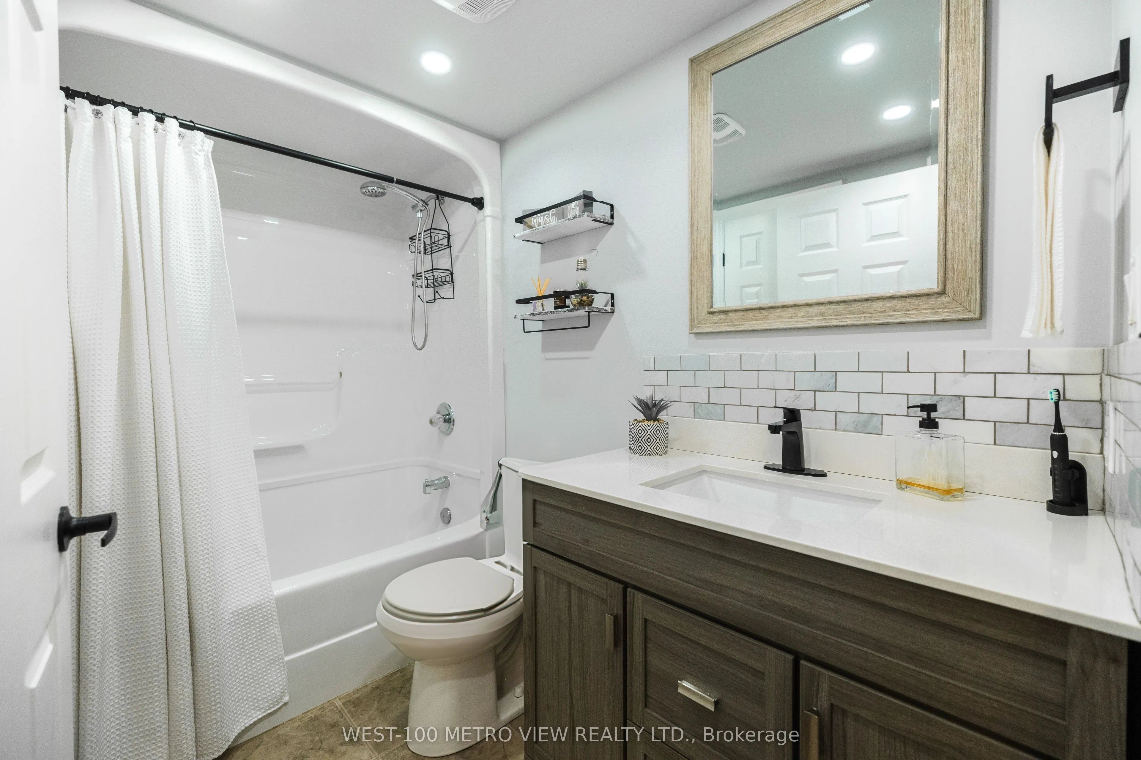 2040 Cleaver Avenue, #209