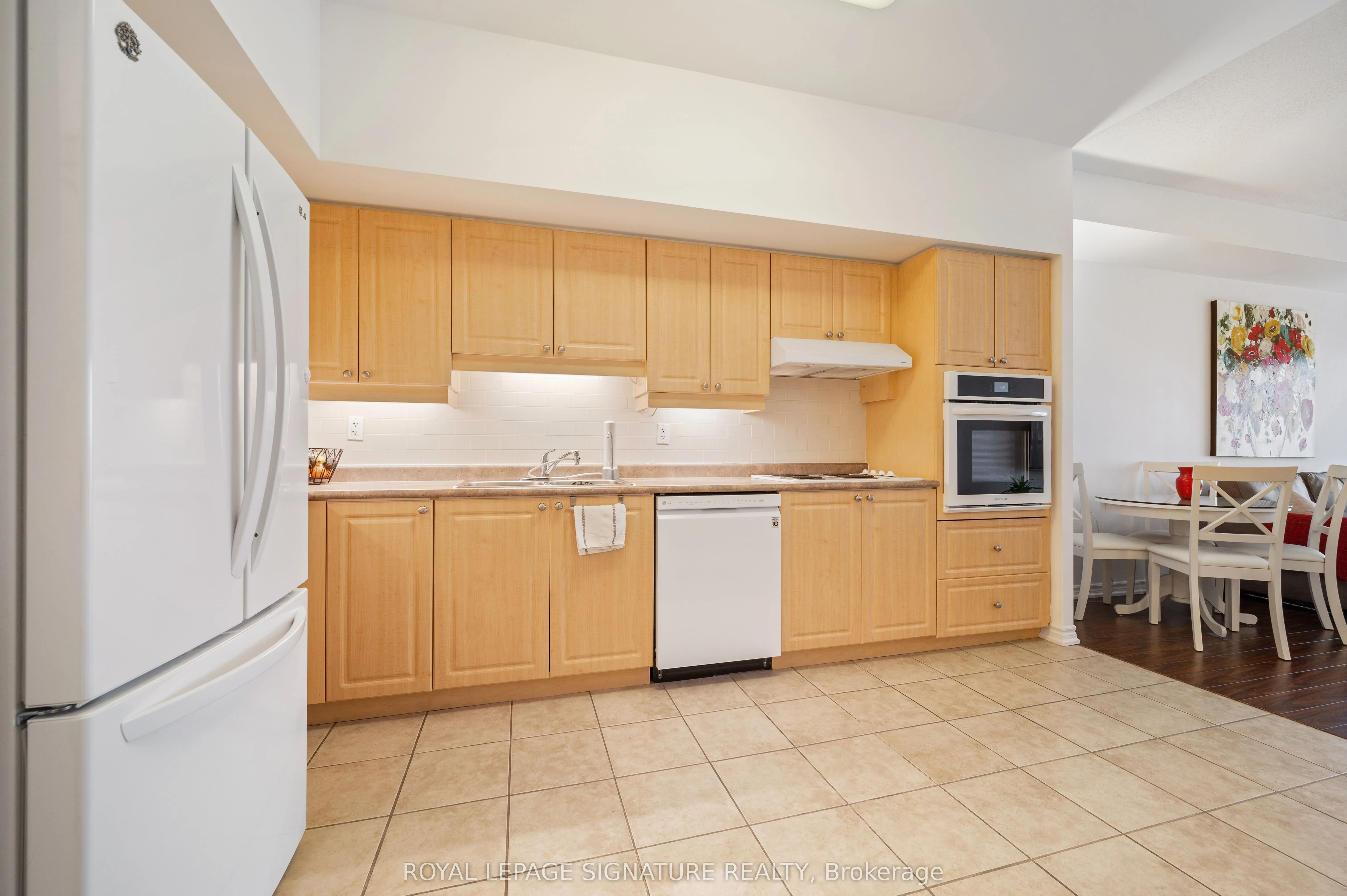 810 Scollard Court, #1003