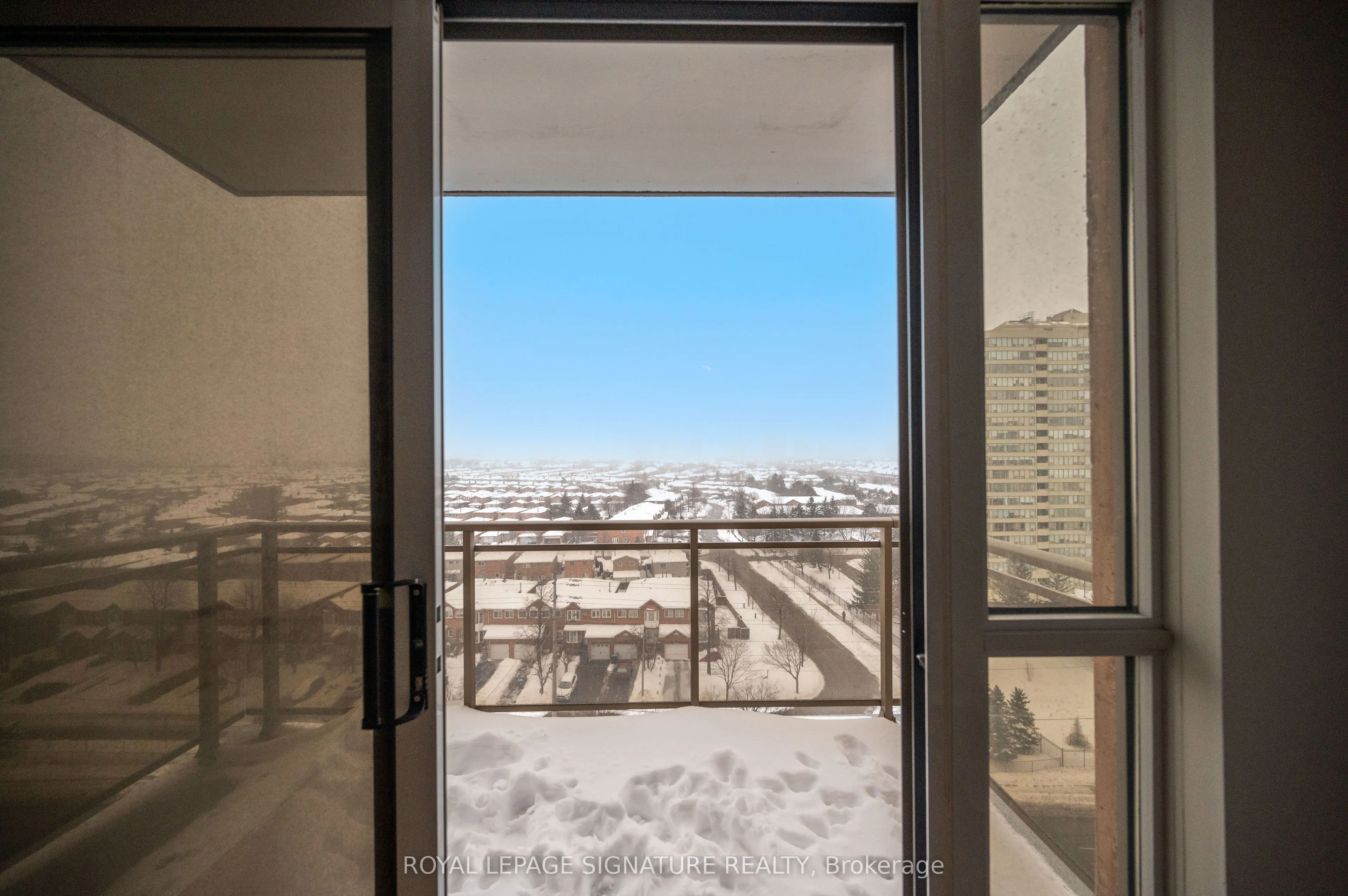 810 Scollard Court, #1003