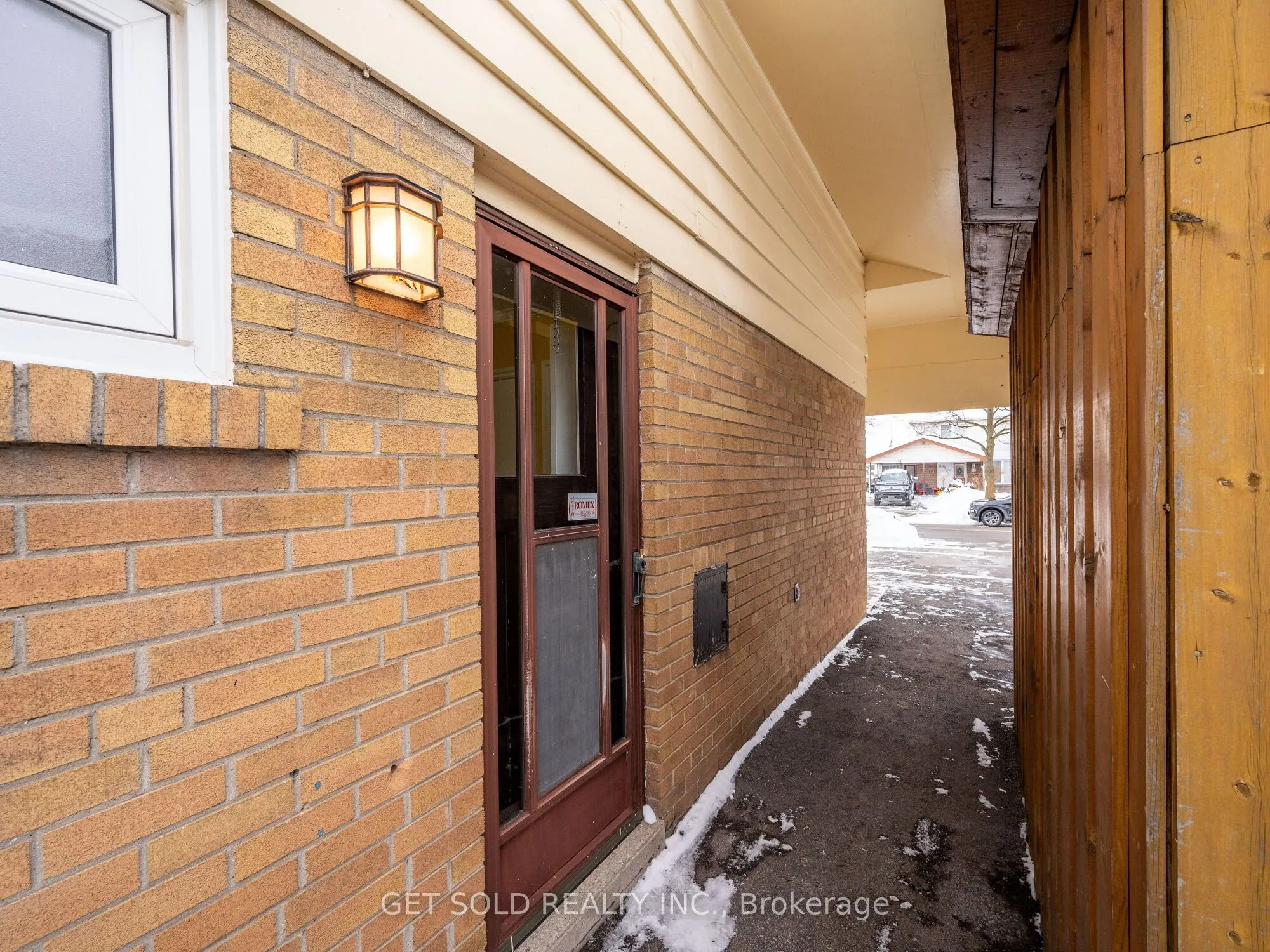 50 Ringway Crescent