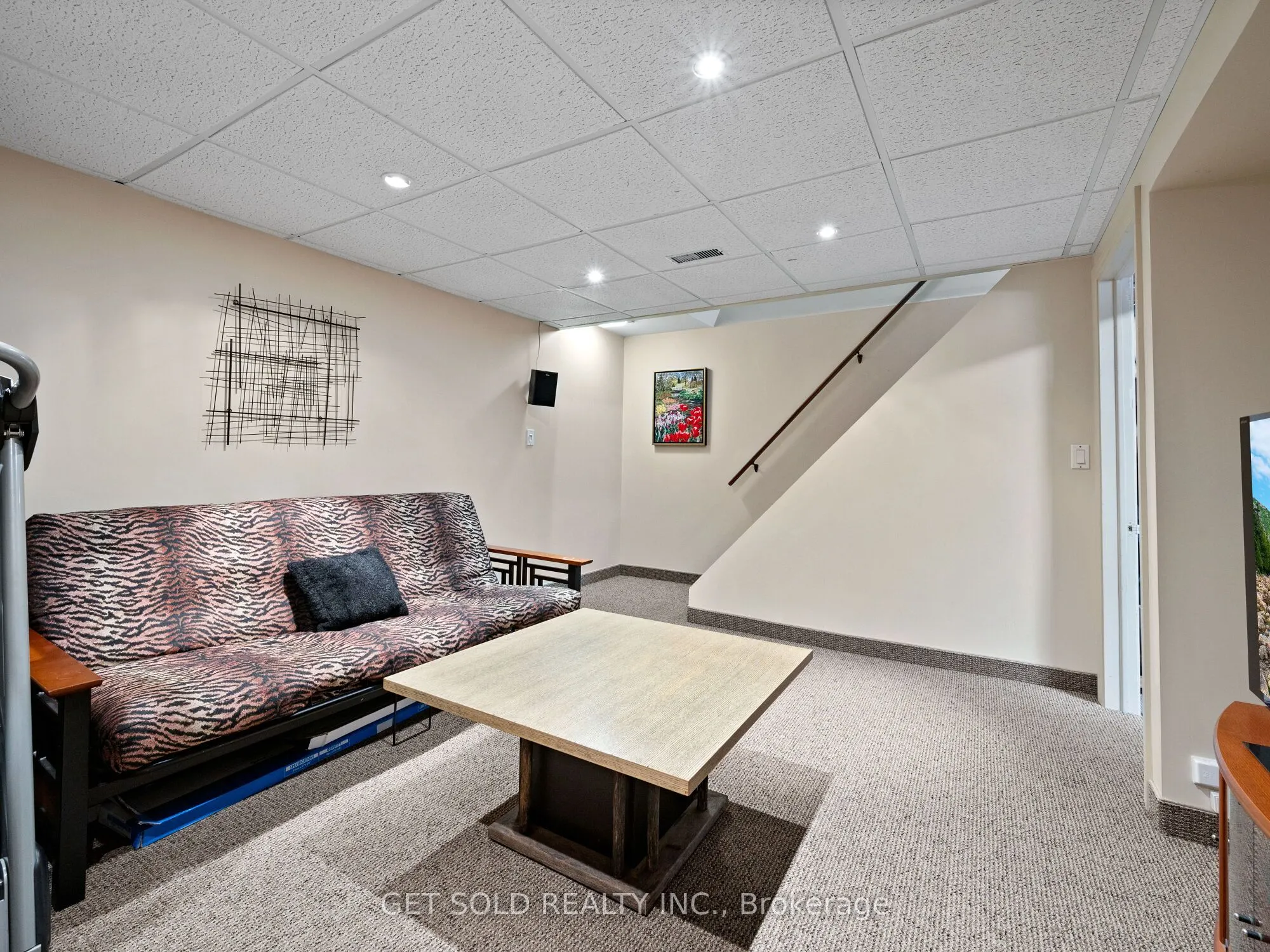 50 Ringway Crescent