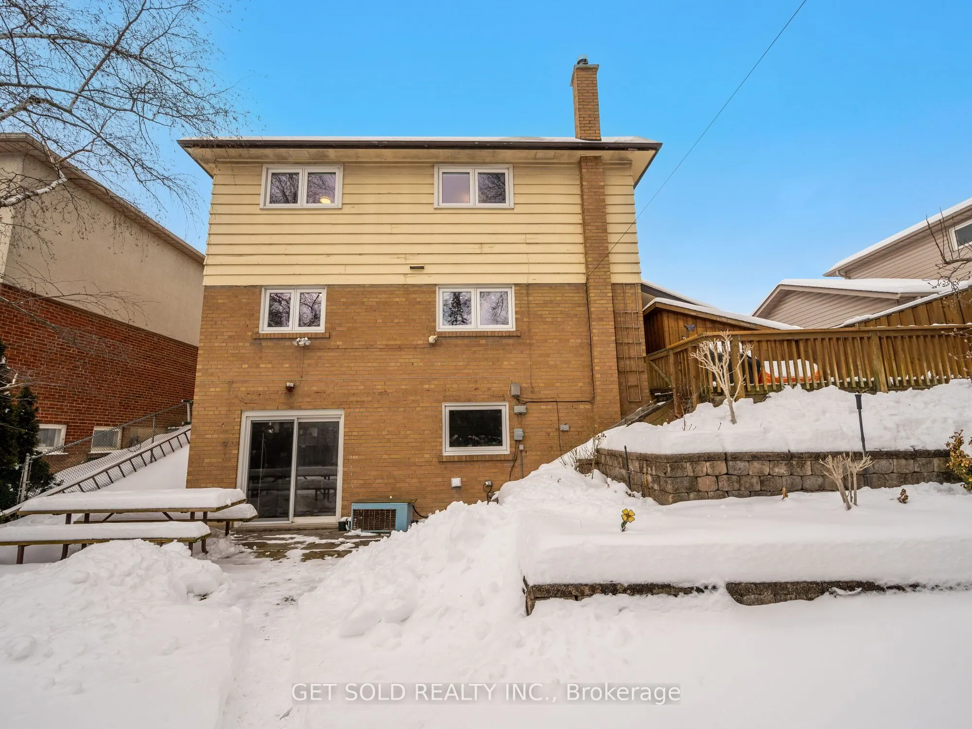 50 Ringway Crescent