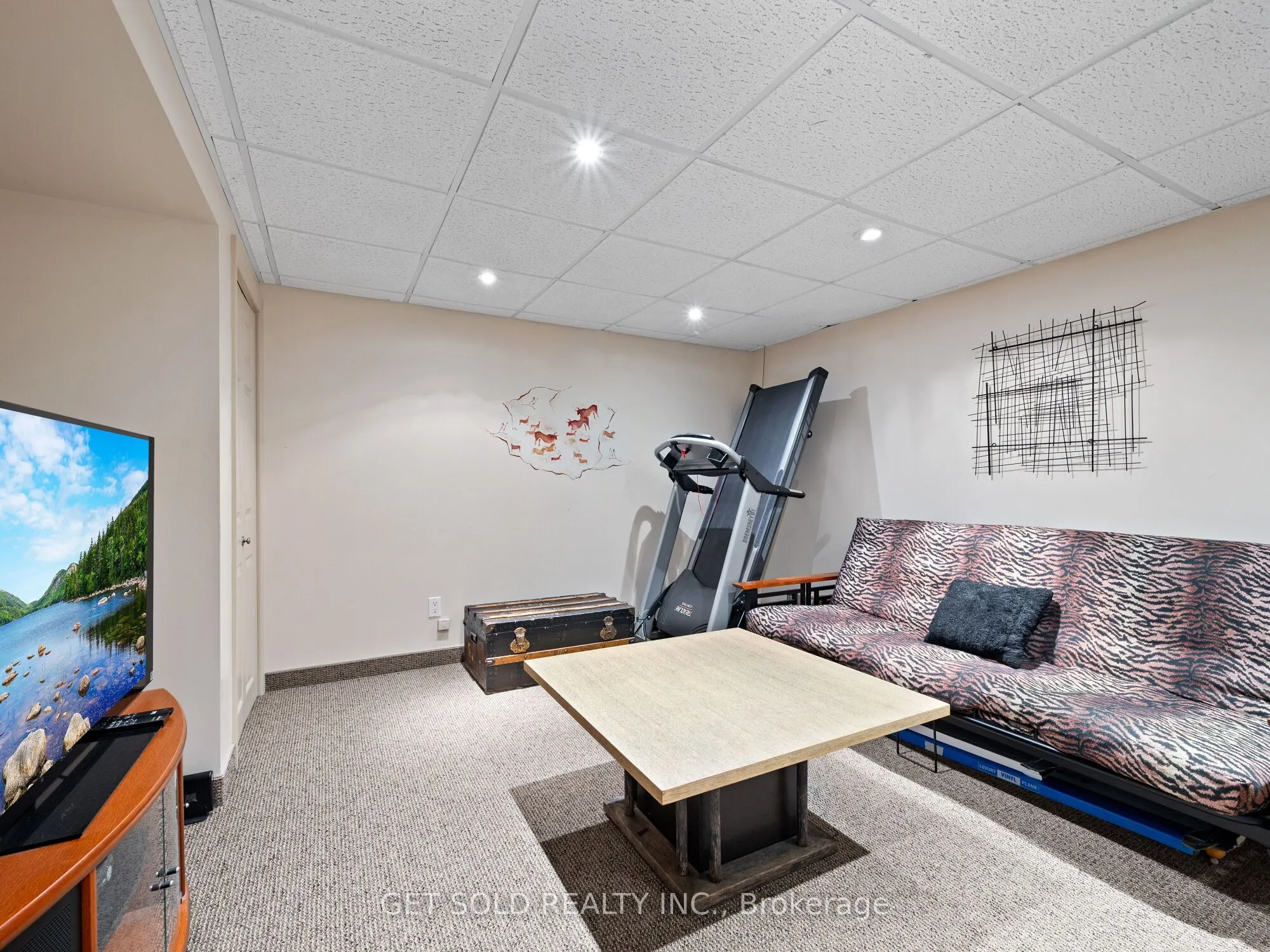 50 Ringway Crescent