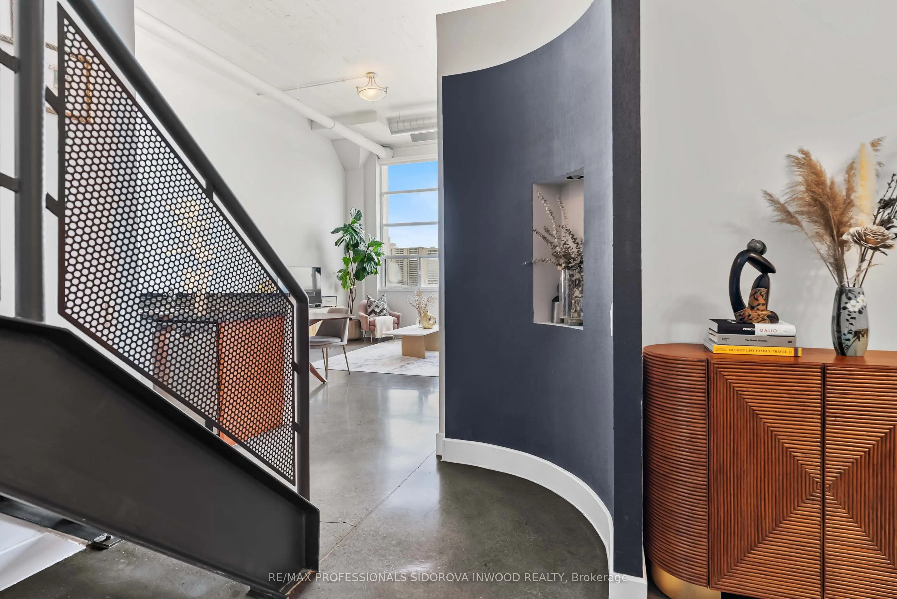 1001 Roselawn Avenue, #429