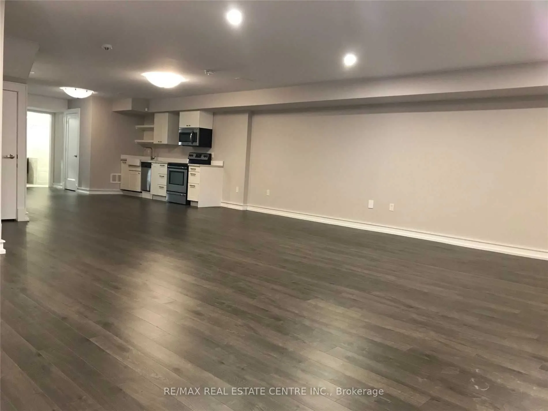 130 Lake Crescent
