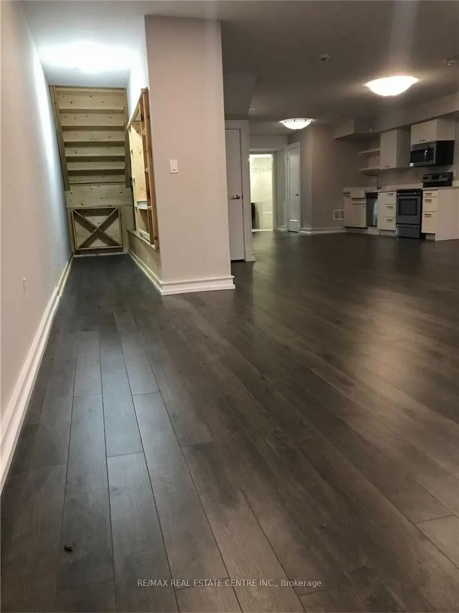 130 Lake Crescent