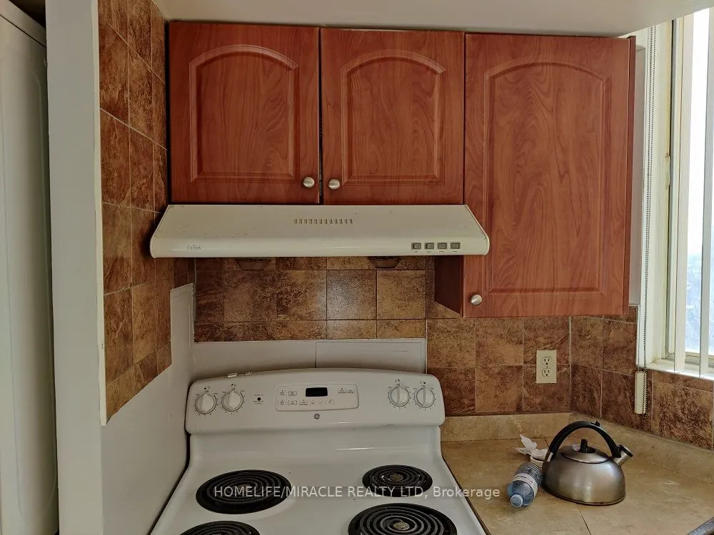 3700 Kaneff Crescent, #1602