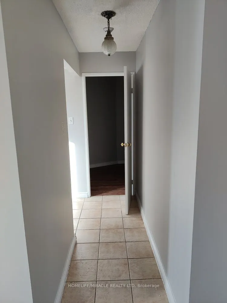 3700 Kaneff Crescent, #1602