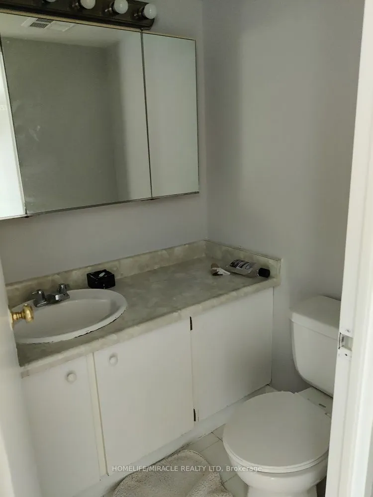 3700 Kaneff Crescent, #1602