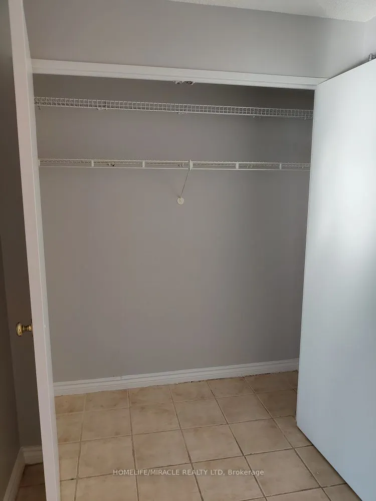 3700 Kaneff Crescent, #1602