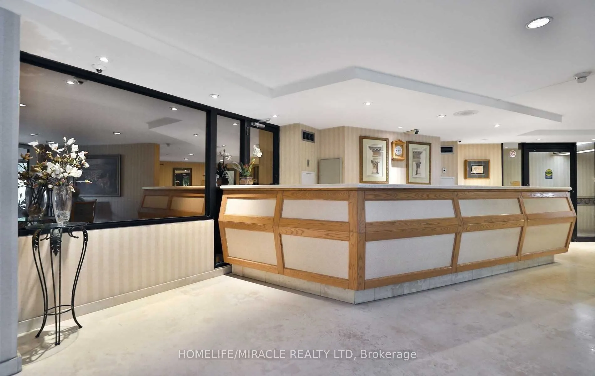3700 Kaneff Crescent, #1602