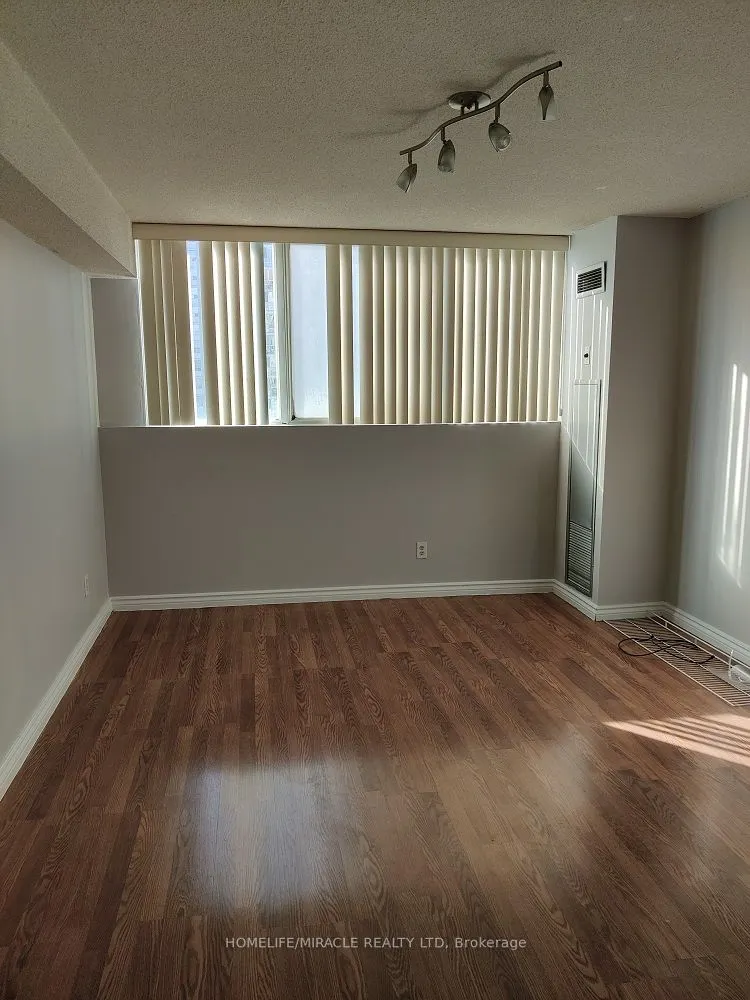 3700 Kaneff Crescent, #1602