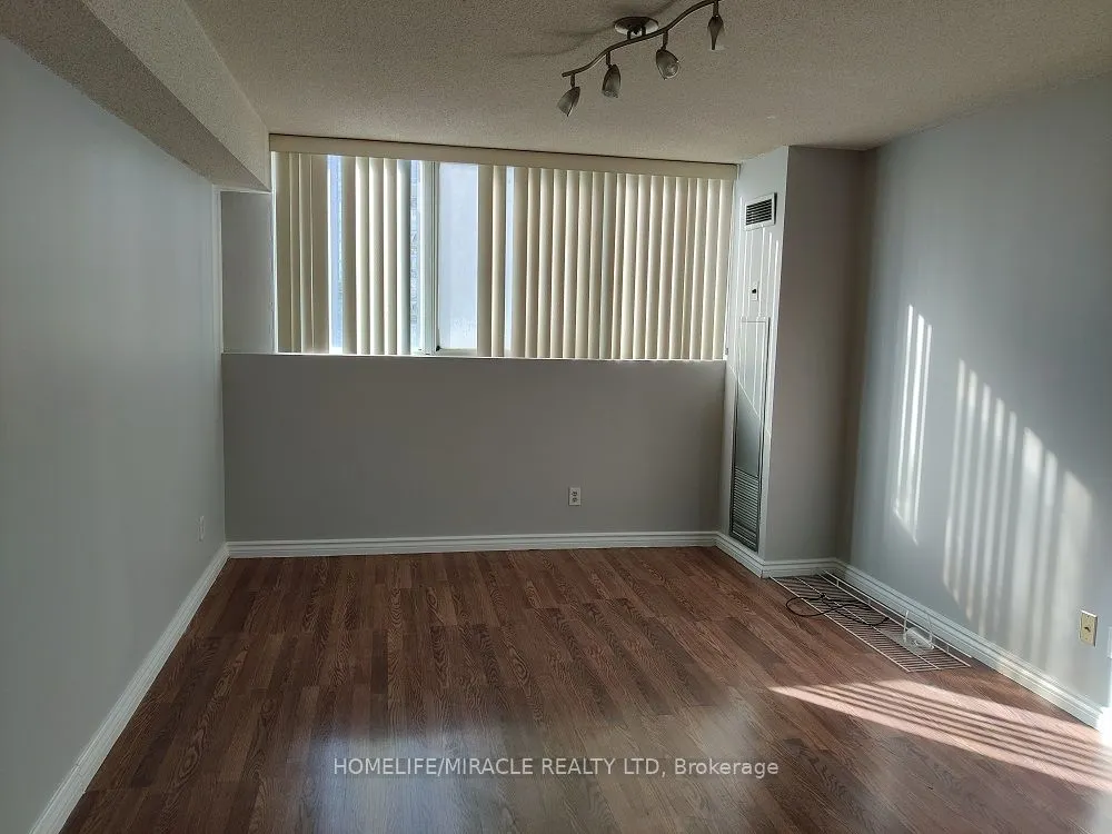 3700 Kaneff Crescent, #1602