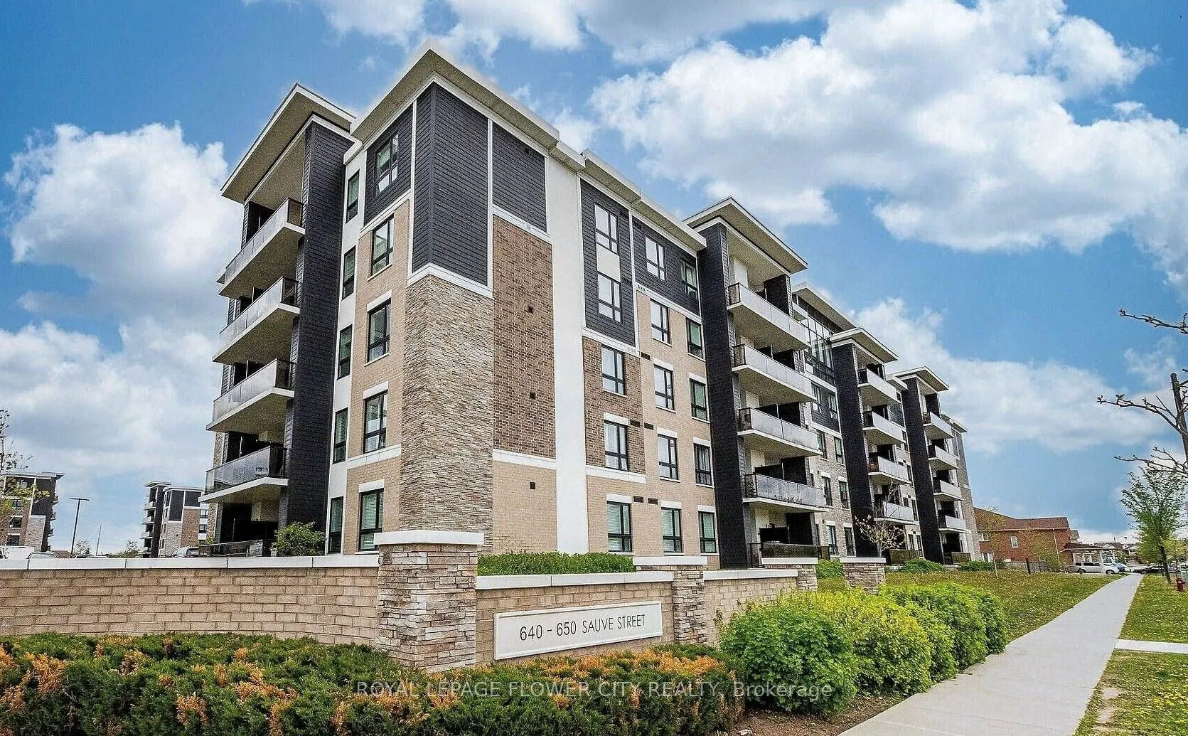 650 Sauve Street, #404