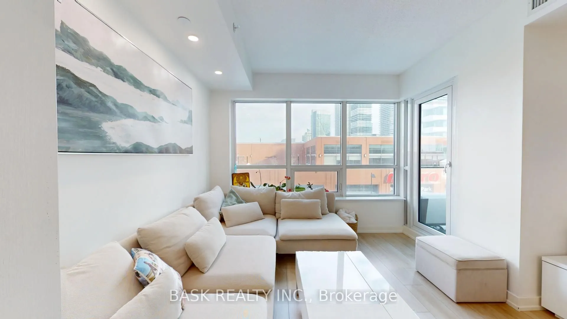2220 Lake Shore Boulevard W, #406