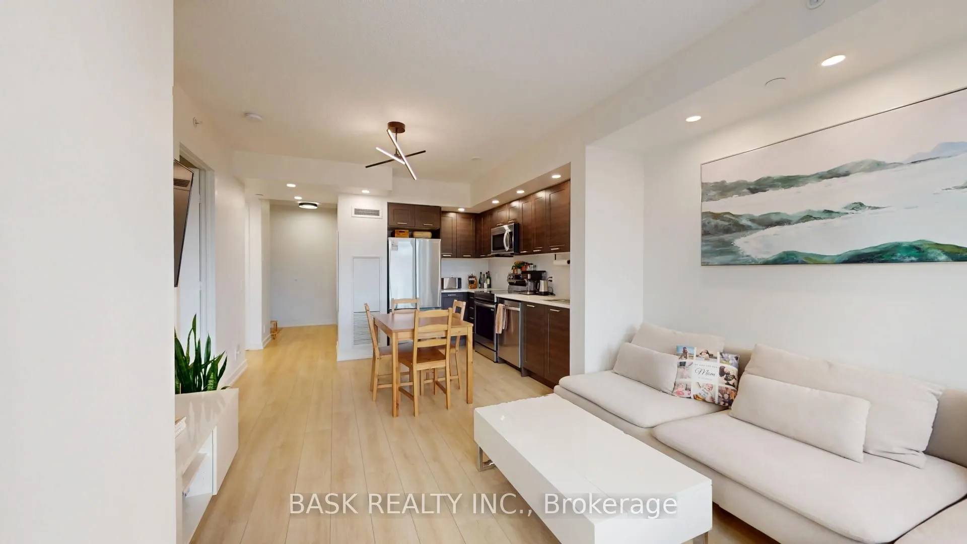 2220 Lake Shore Boulevard W, #406