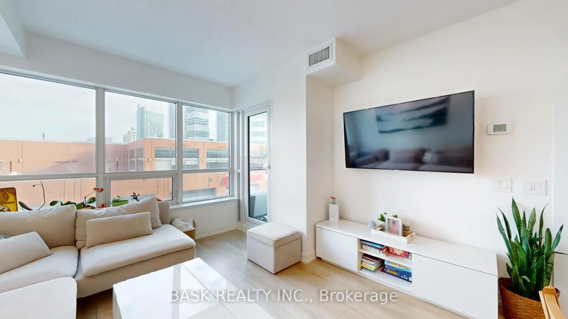 2220 Lake Shore Boulevard W, #406