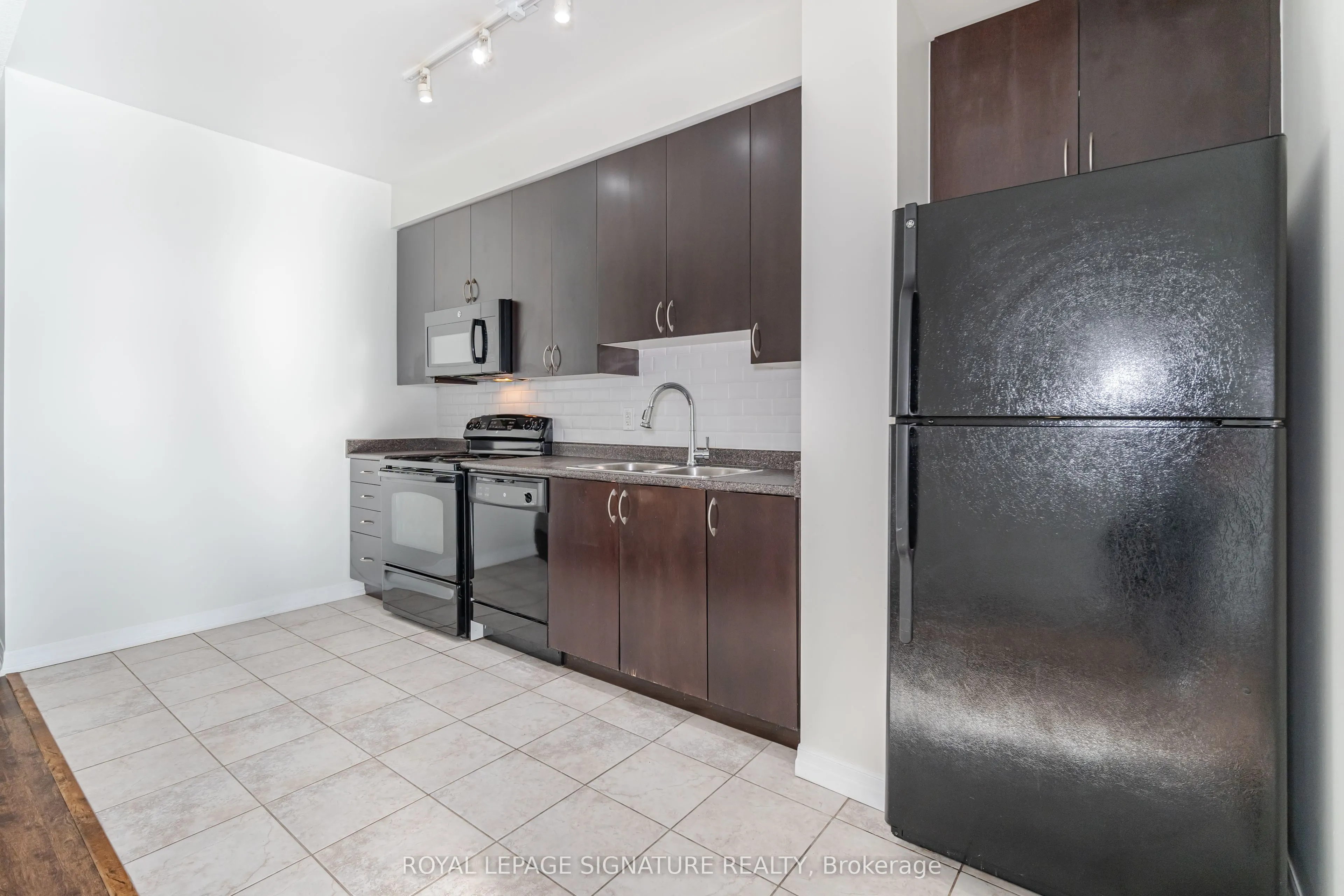 223 Webb Drive, #1509