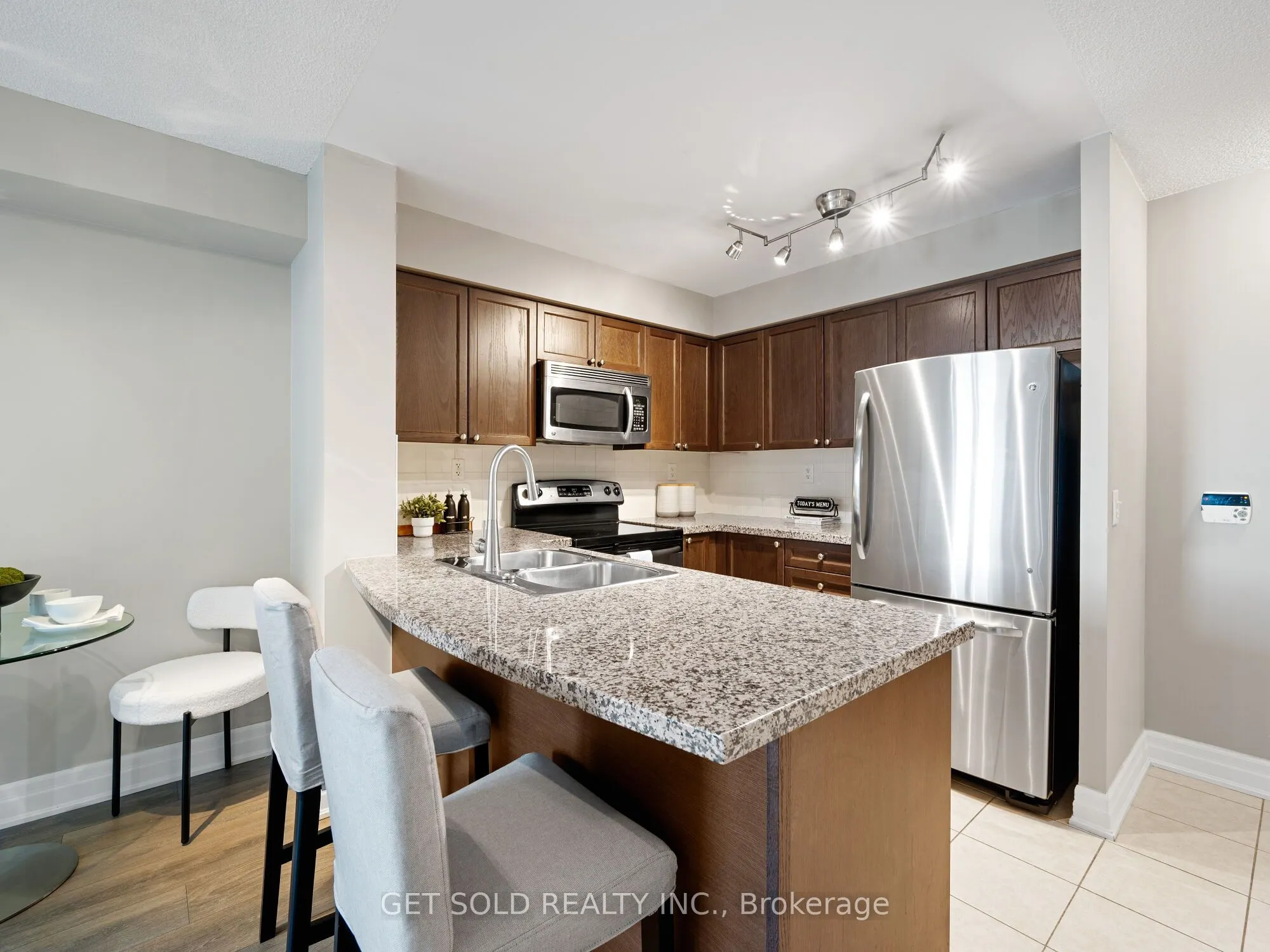 5 Michael Power Place, #906