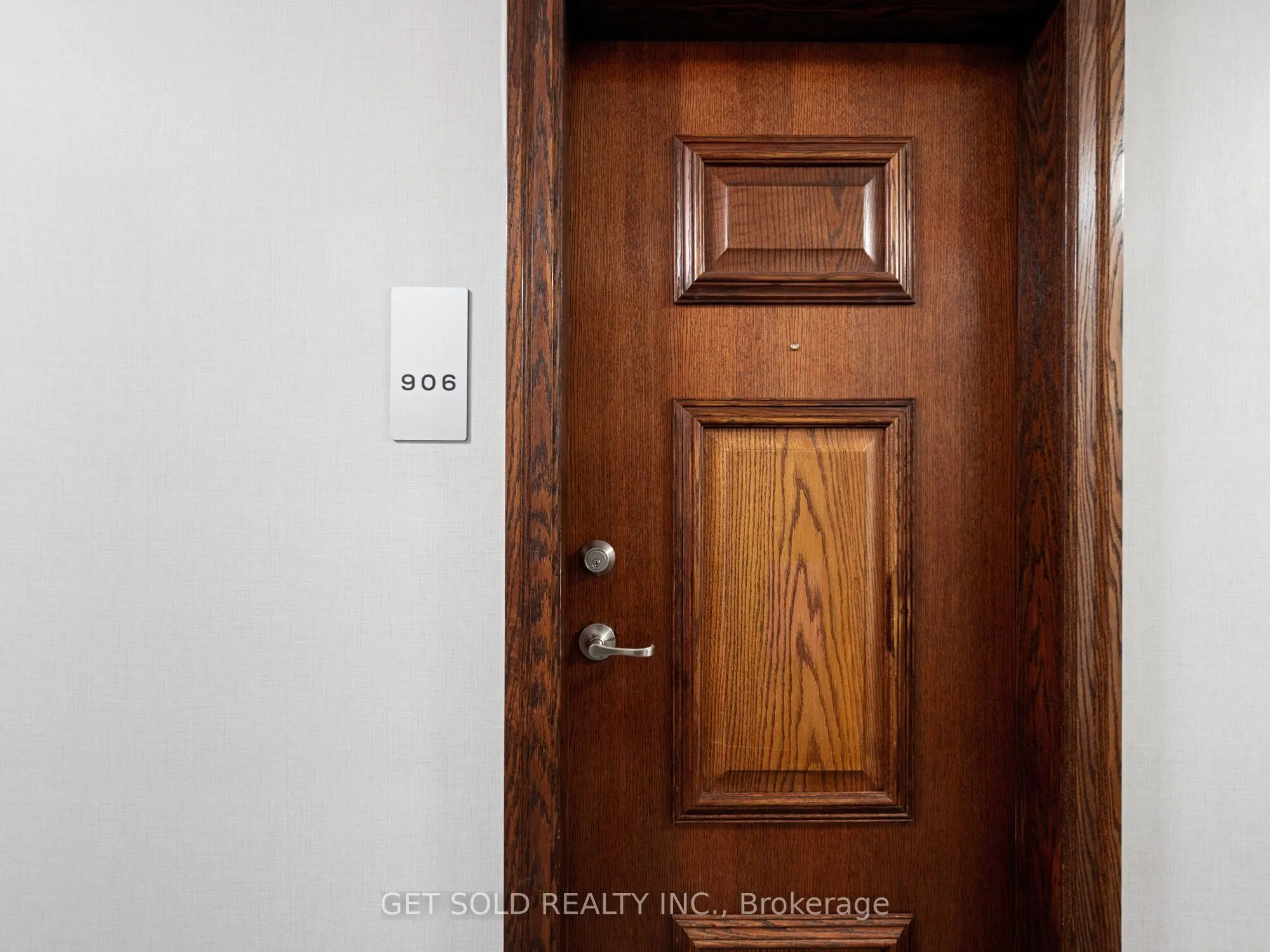5 Michael Power Place, #906