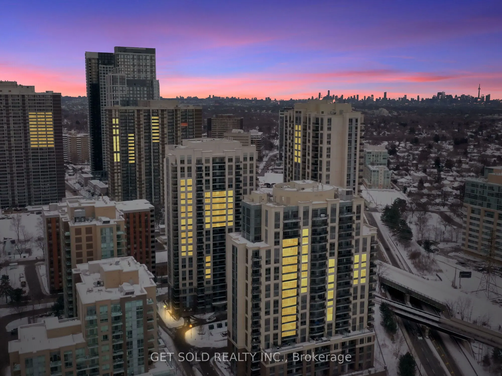 5 Michael Power Place, #906